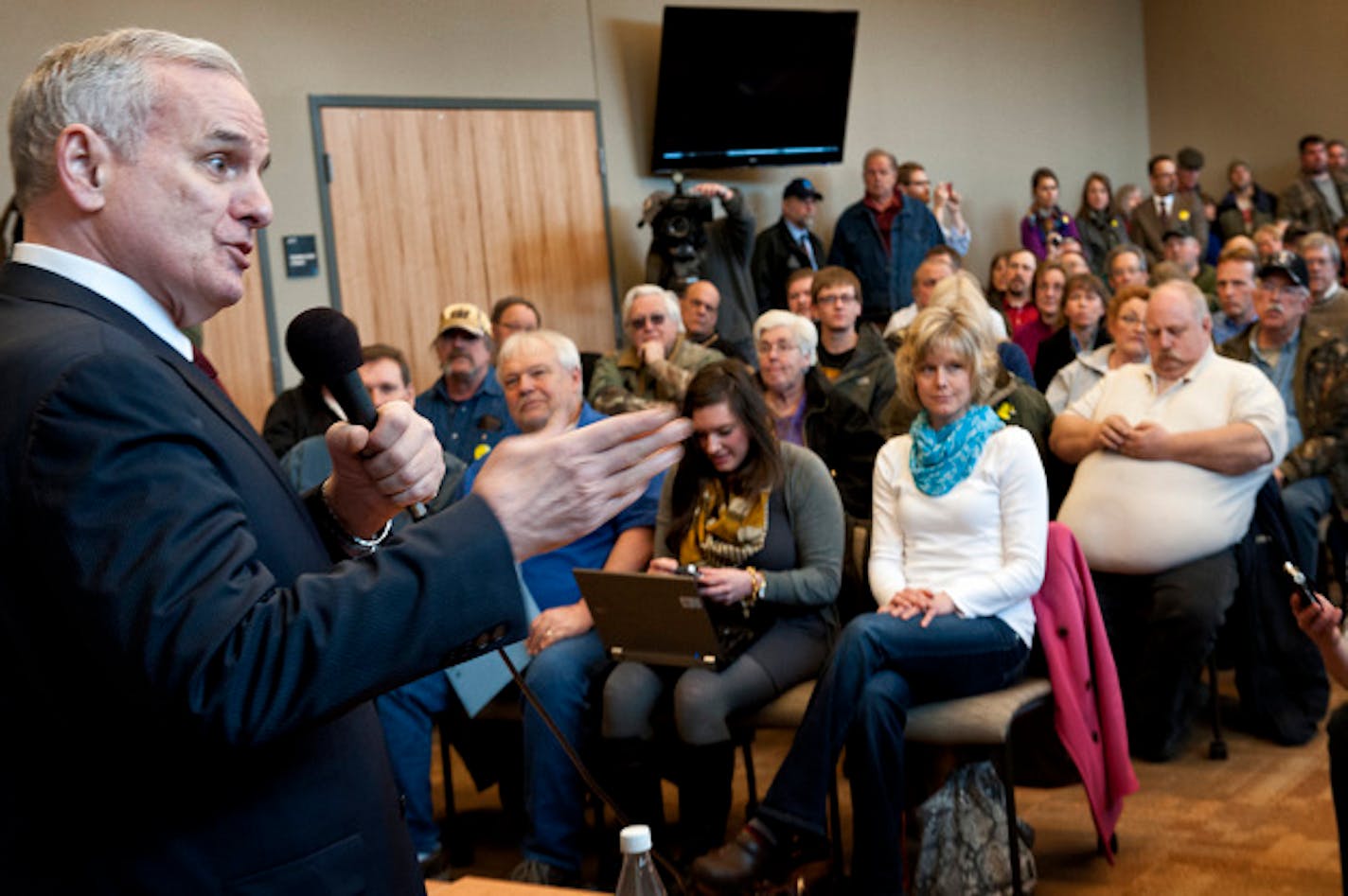 Governor Mark Dayton took questions from a standing room only crowd of a couple hundred people in his first 'Meeting with Mark' in a town hall meeting in Duluth to talk about his budget proposal.   Wednesday, March 20, 2013.   ]   GLEN STUBBE * gstubbe@startribune.com