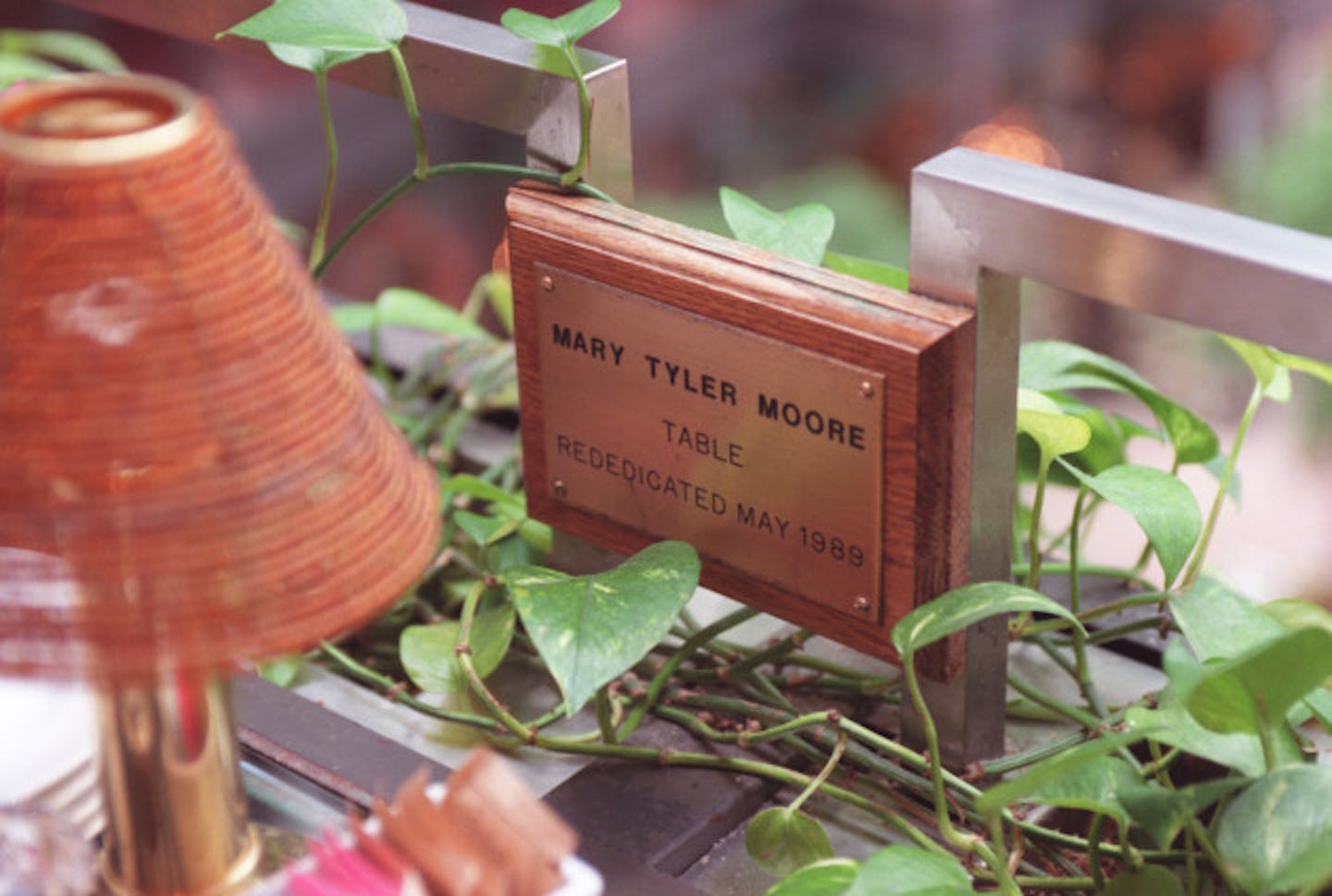 The plaque noting the table, as of 2000.