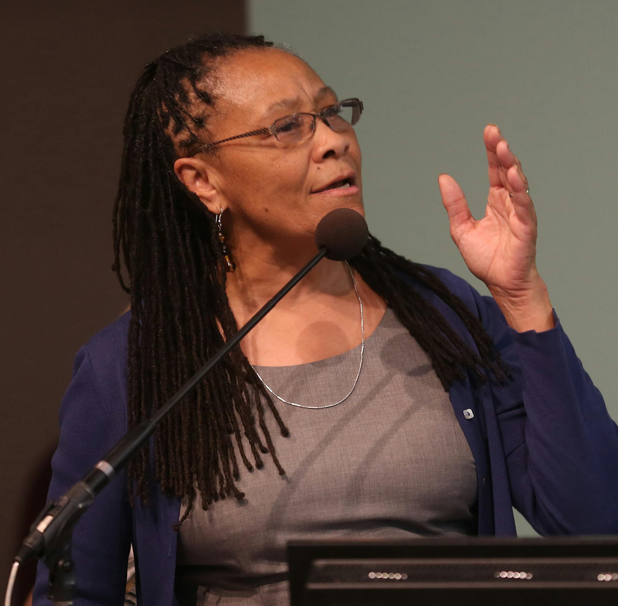 Toni Carter, Ramsey county commissioner speaking as a mom, talked about how race can play a role in education. ] (KYNDELL HARKNESS/STAR TRIBUNE) kyndell.harkness@startribune.com During a St. Paul School Board meeting in St. Paul, Min. Tuesday, May 20, 2014.