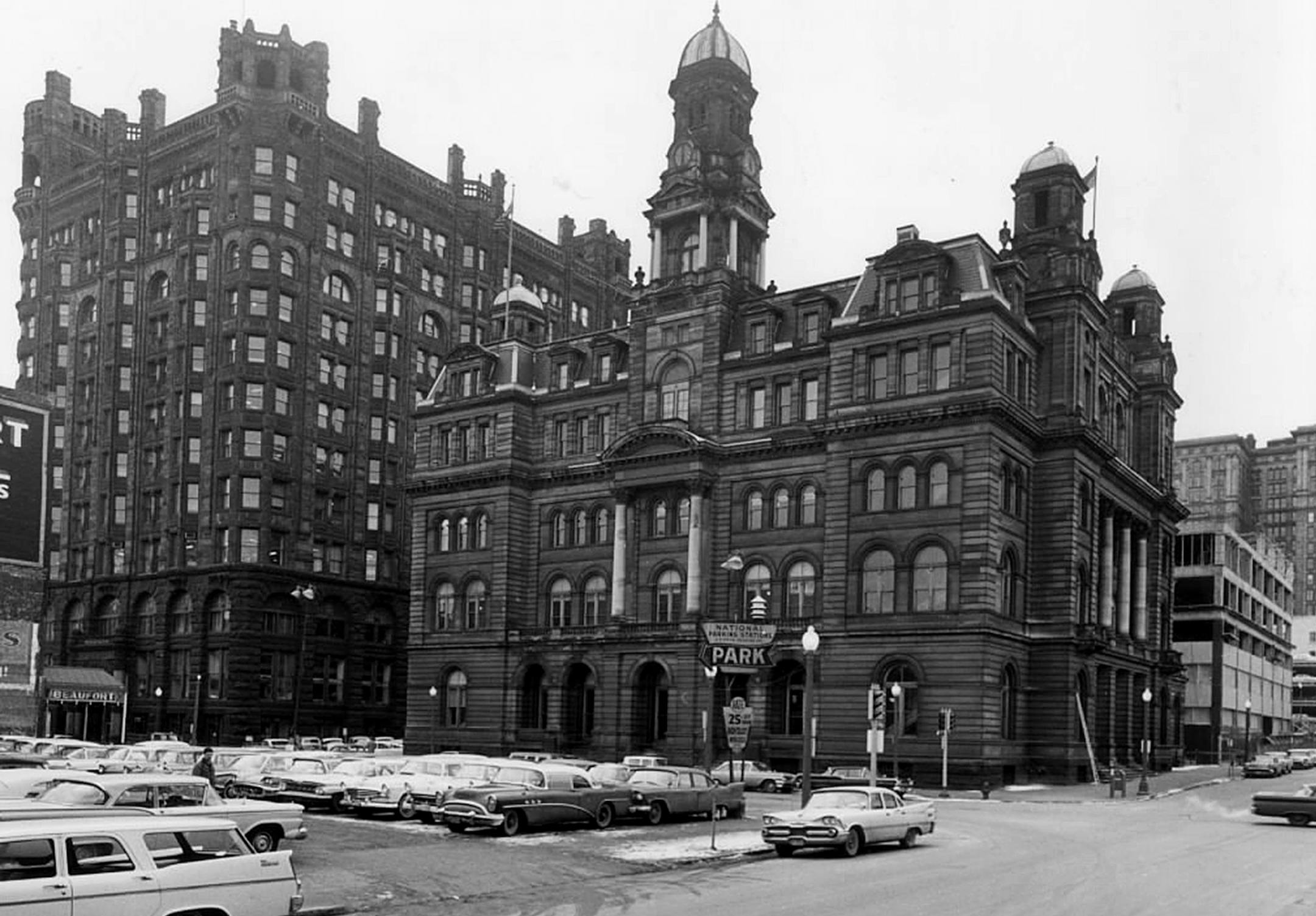 MARQ1: Marquette Avenue and 3rd Street 1960: Old Post Office. A bit of Victoriana from 1890 that was home to various federal government functions. The building was demolished in 1961, as part of the Gateway District urban renewal project.