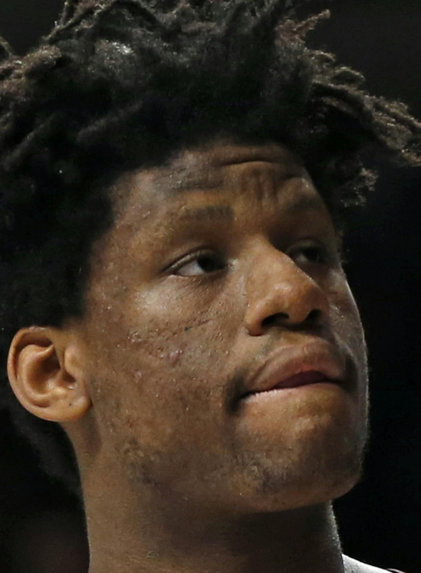 Minnesota's Daniel Oturu plays against Michigan in an NCAA college basketball game Thursday, Feb. 21, 2019, in Minneapolis. (AP Photo/Jim Mone)