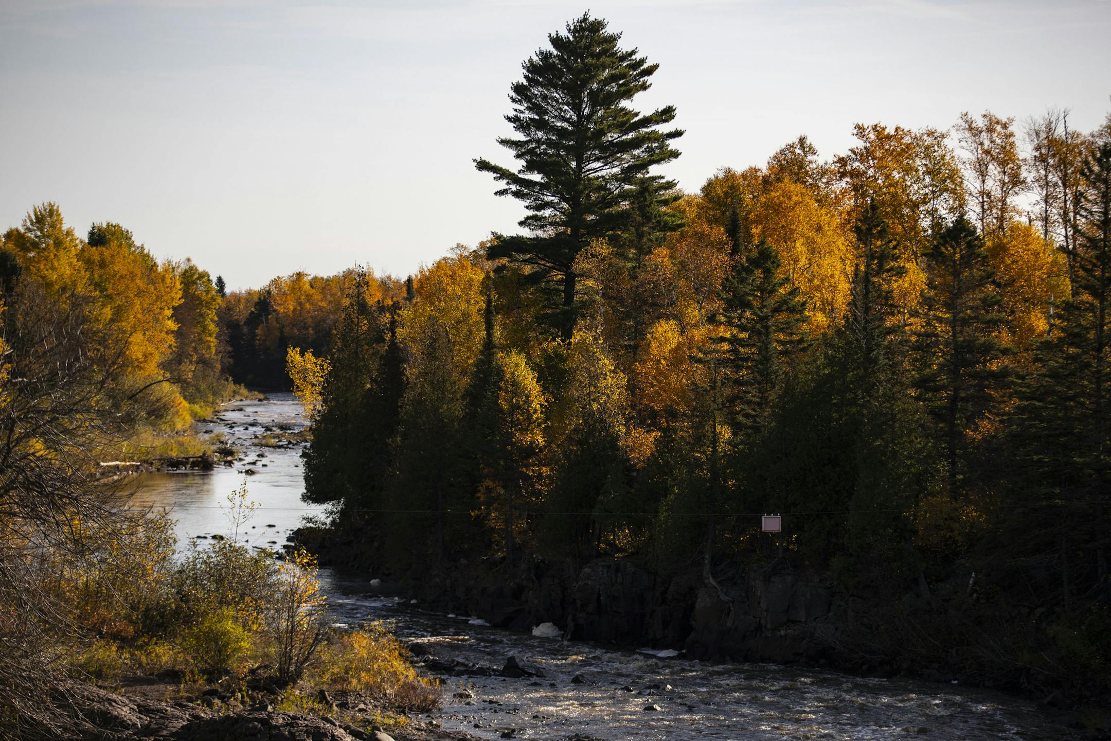 Fall colors line the shores of Knife River in North east Minnesota. ] ALEX KORMANN • alex.kormann@startribune.com Fall colors were at the tail end of their peak along the North Shore on Wednesday October 9. 2019. With snow expected this coming weekend, it was the last chance to see the colors in their full glory.