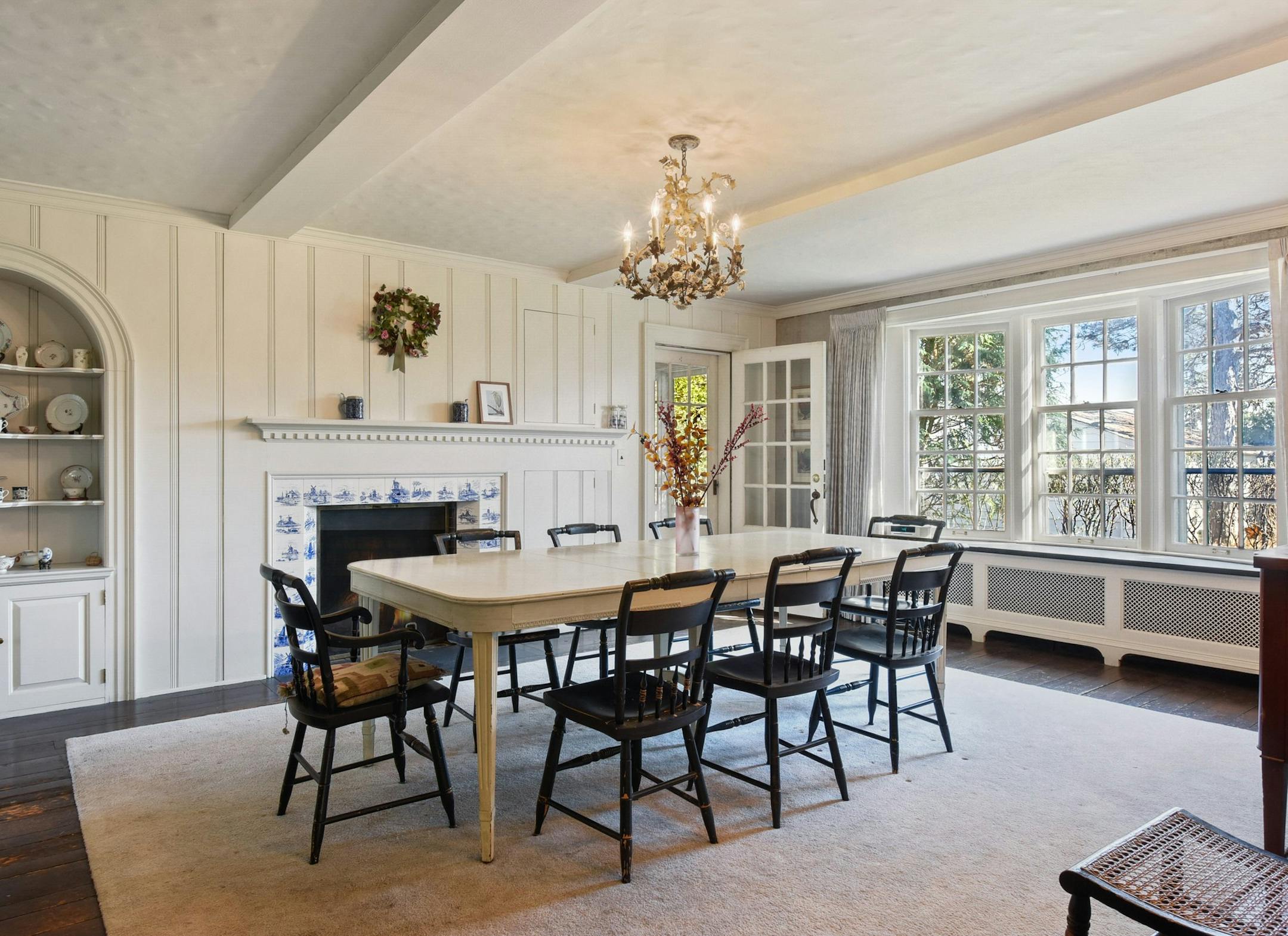 Spacecrafting
Dining room, estate on Lake Minnetonka