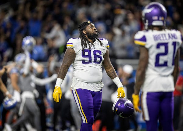 With loss to Lions, Vikings continue to defy the laws of classical physics