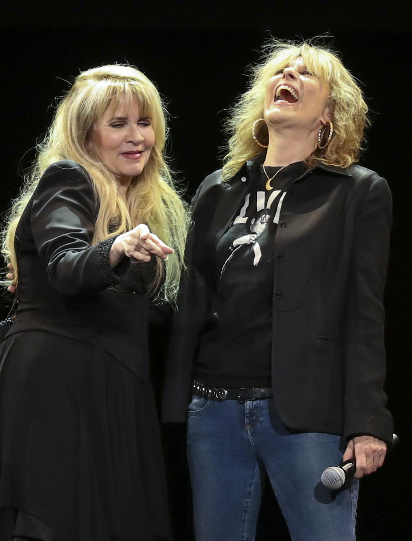 Stevie Nicks was joined by the Pretenders&#x2019; Chrissie Hynde for a duet on &#x201c;Stop Draggin' My Heart Around&#x201d; during her show at Xcel Energy Center Tuesday night. ] JEFF WHEELER &#x2022; jeff.wheeler@startribune.com Stevie Nicks performed at Xcel Energy Center in St. Paul Tuesday night, December 6, 2016. Chrissie Hynde and the Pretenders opened.