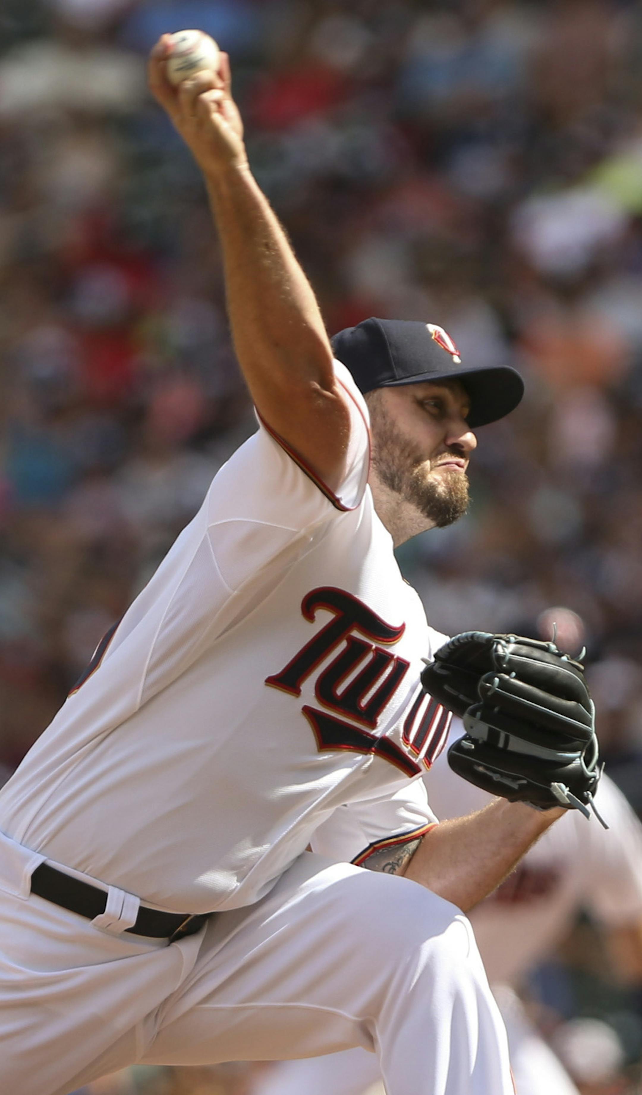 Relief pitcher Kevin Jepsen earned the loss in his first appearance as a Twin after his 11th inning effort Sunday afternoon at Target Field. ] JEFF WHEELER ï jeff.wheeler@startribune.com The Twins lost 4-1 to the Seattle Mariners in 11 innings Sunday afternoon, August 2, 2015 at Target Field in Minneapolis.
