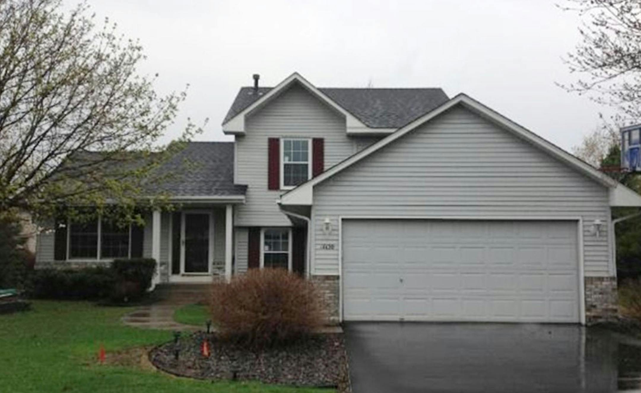 ... Rosemount
Built in 1994, this four-bedroom, four-bath house has 2,205 finished square feet and features three bedrooms on one level, fireplace, ceiling fans, built-in shelves, full basement and two-car attached garage. Listed by Tony Sablak, Edina Realty, 651-210-0337.