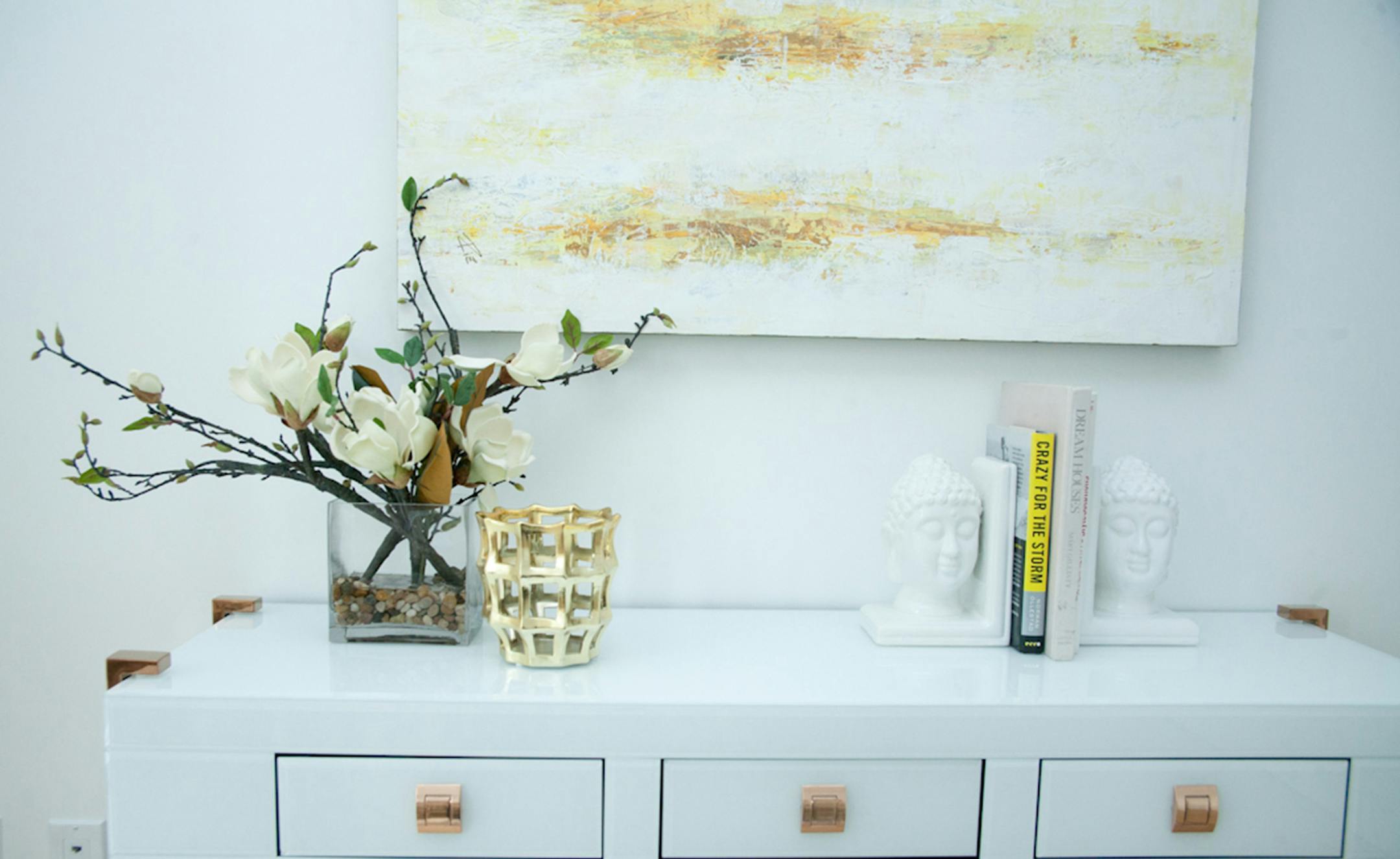 Artwork with chartreuse helps create a feeling of freshness. (Handout/TNS) ORG XMIT: 1186220