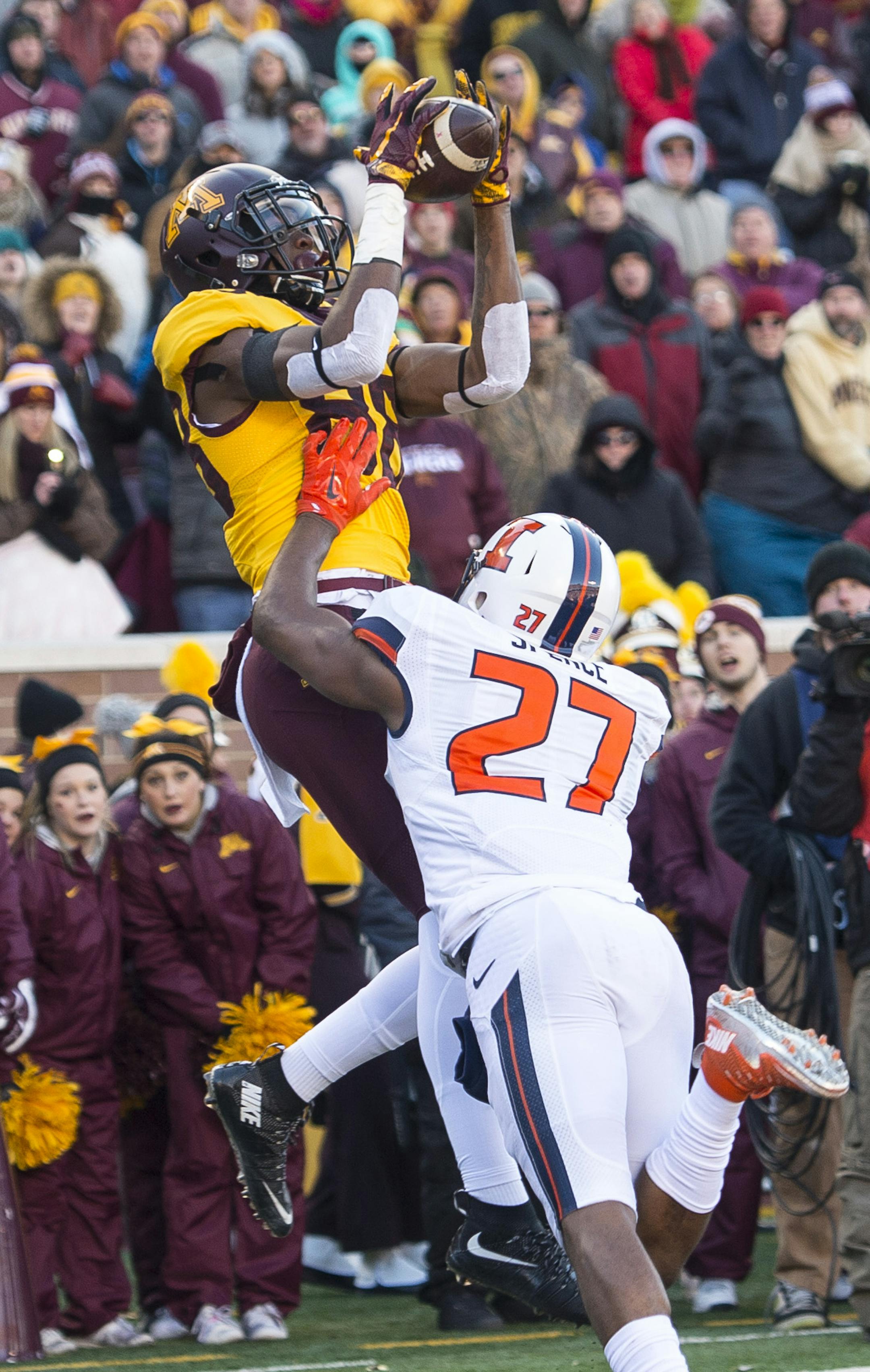 Minnesota Golden Gophers wide receiver Rashad Still (88) caught a touchdown pass while being defended by D*Illinois Fighting Illini defensive back Eaton Spence (27) with :05 seconds left in the first half. ] (AARON LAVINSKY/STAR TRIBUNE) aaron.lavinsky@startribune.com The Minnesota Golden Gophers played the Fighting Illini of Illinois on Saturday, Nov. 21, 2015 at TCF Bank Stadium in Minneapolis, Minn.
