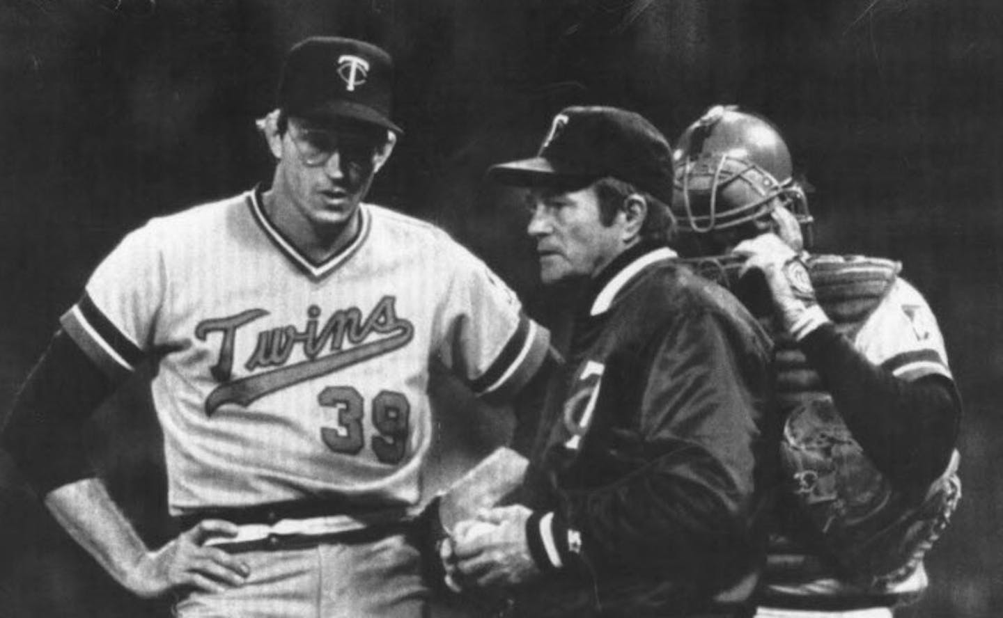 In 1984, manager Billy Gardner removed Ron Davis in the eighth inning of a September game in Cleveland when the Twins turned a 10-0 lead into an 11-10 defeat.