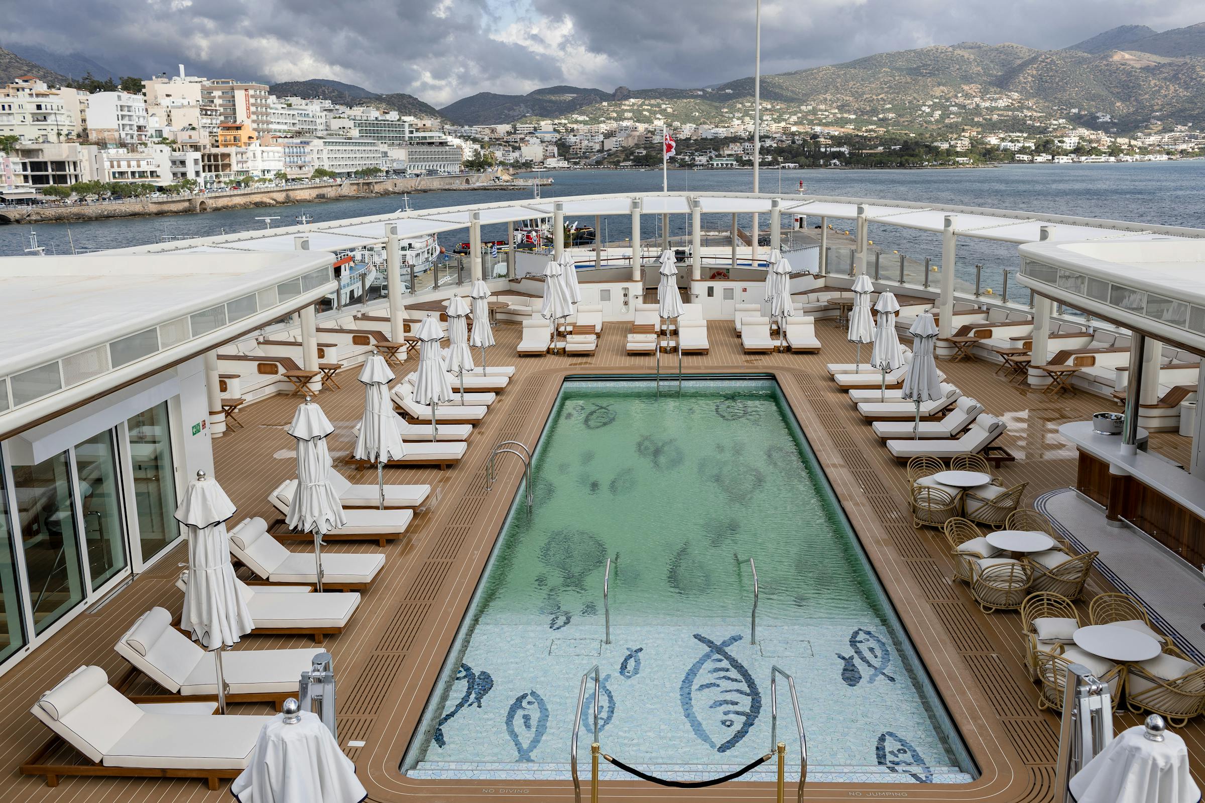 Come sail away, the Four Seasons way