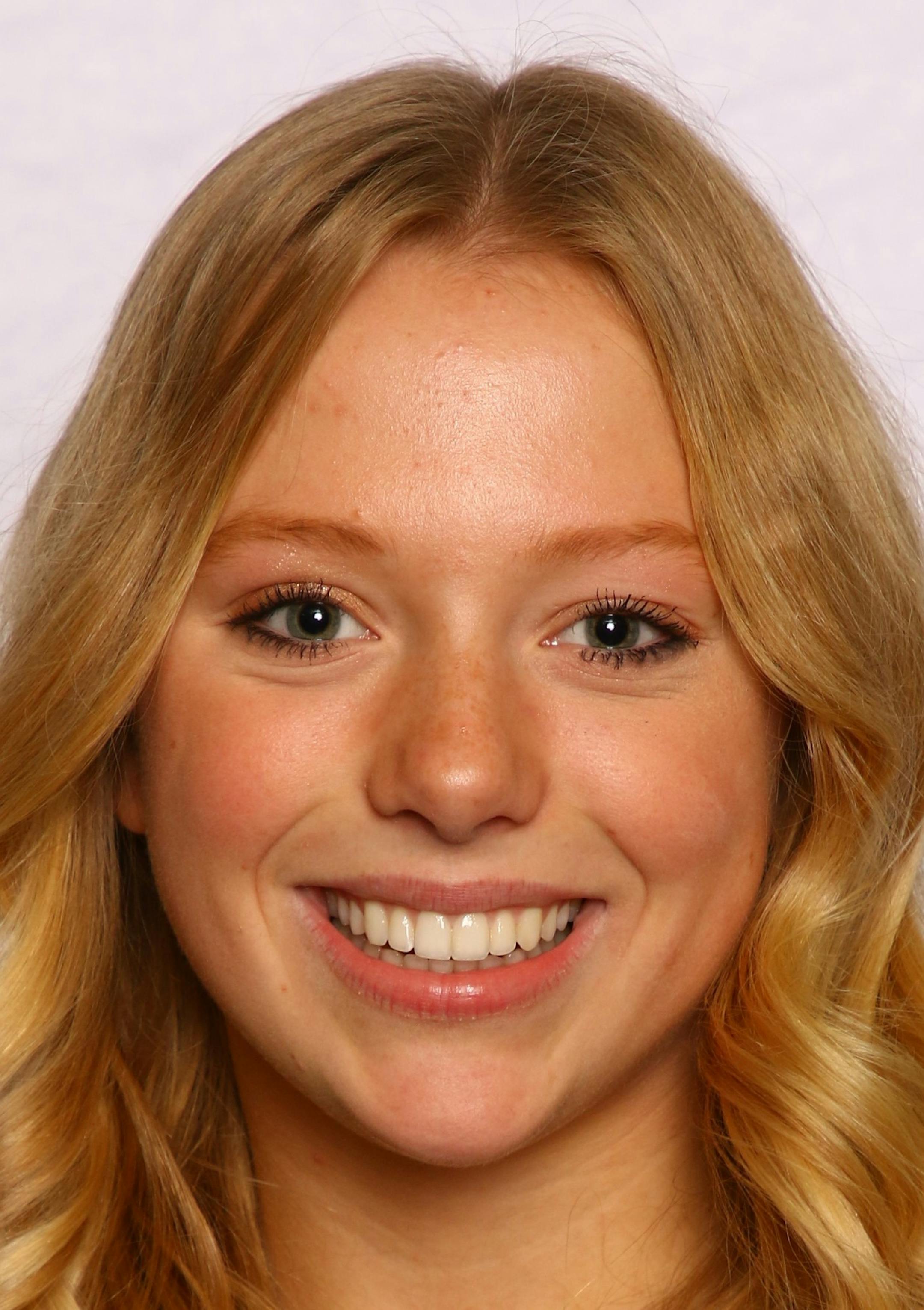 Hailey Hansen, Blaine hockey, freshman, 2019-20