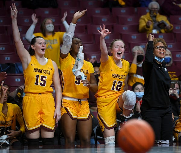 How to watch the Gophers vs. UConn game Saturday morning