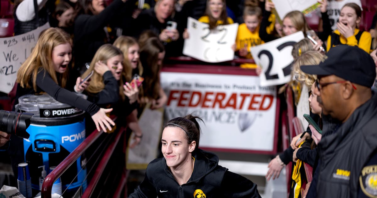 Williams Arena buzzes with anticipation, and Caitlin Clark delivers from the start