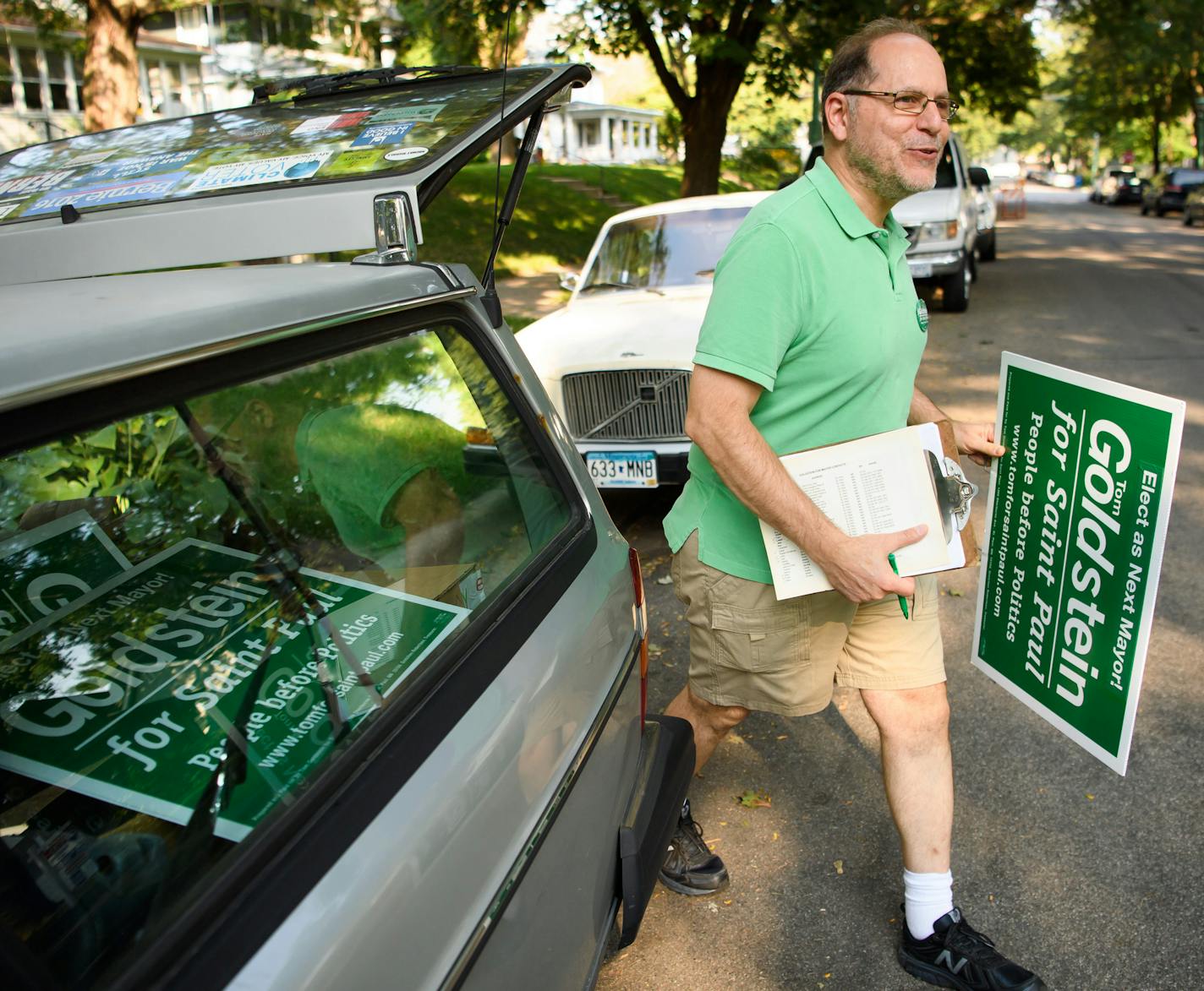 From the back of his 1991 Volvo, St. Paul mayoral candidate Tom Goldstein knocked on doors and distributed lawn signs in the Merriam Park neighborhood of St. Paul. ] GLEN STUBBE &#xef; glen.stubbe@startribune.com Tuesday September 12, 2017 Profile of mayoral candidate Tom Goldstein.