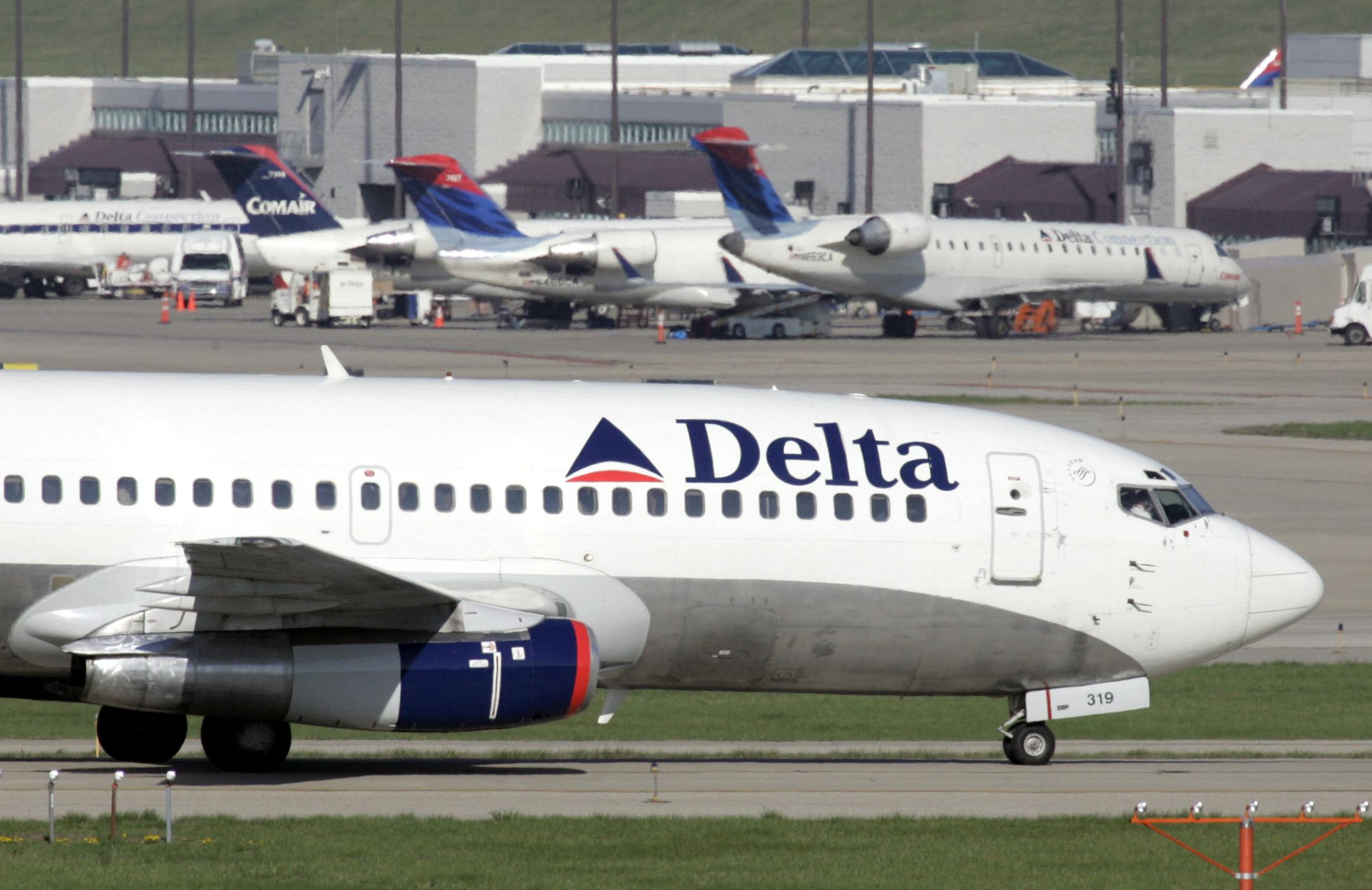 A Delta Airlines jet is shown at the Cincinnati/Northern Kentucky International Airport in this April 13, 2006 file photo in Hebron, Ky.