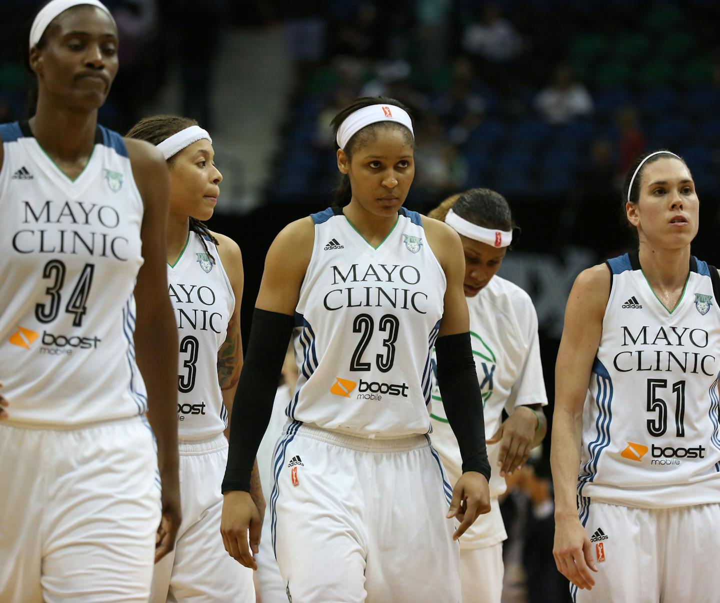 Lynx walked off the court at the end of the game. ] (KYNDELL HARKNESS/STAR TRIBUNE) kyndell.harkness@startribune.com Lynx vs Washington at Target Center in Minneapolis , Min., Wednesday August 19, 2015. Washington won over the Lynx 79-61. ORG XMIT: MIN1508192138132254