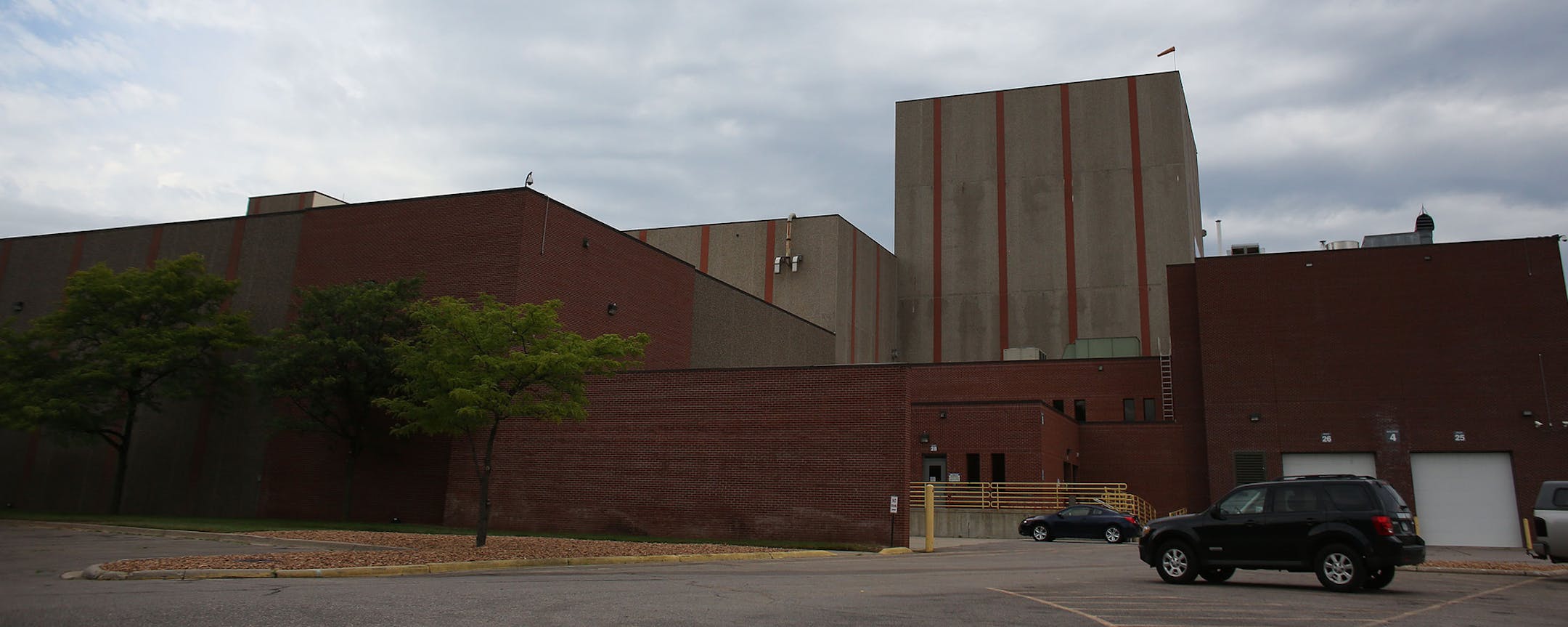 The outside of the former Nestle's food manufacturing plant. ] (KYNDELL HARKNESS/STAR TRIBUNE) kyndell.harkness@startribune.com Hillcrest Development's is renovated the vacant Nestle's food manufacturing plant in St. Louis Park, Min., Wednesday, August, 3, 2014.