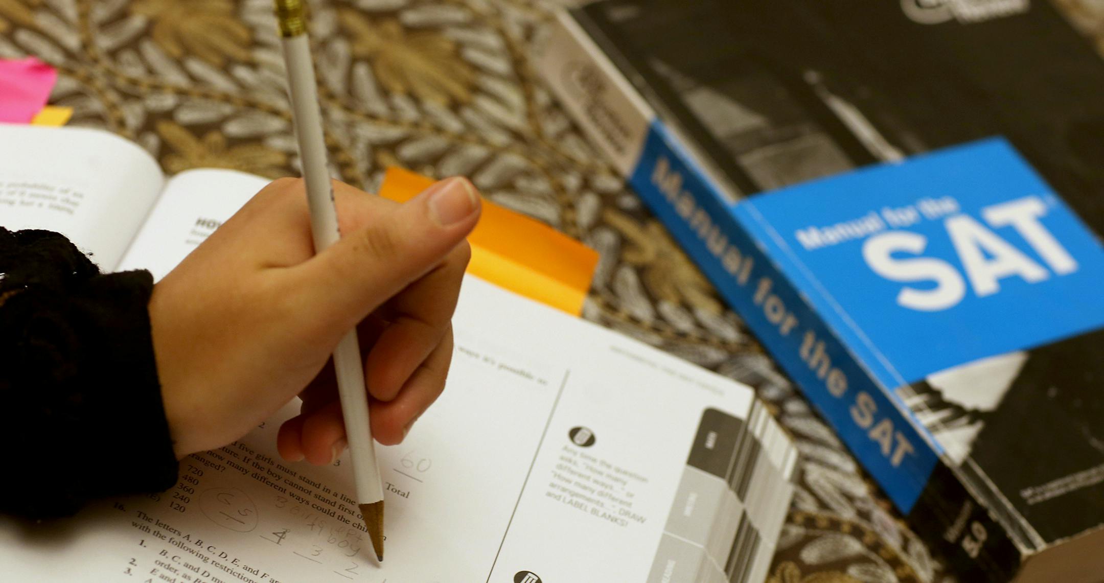 Federal prosecutors have charged 50 people in a sprawling, multimillion-dollar college admissions scam in which wealthy parents are accused of bribing test prep experts and coaches to help their children cheat on standardized tests and guarantee they gain entry into elite schools. **FOR USE WITH THIS STORY ONLY** (Joe Raedle/Getty Images/TNS) ORG XMIT: 1282879