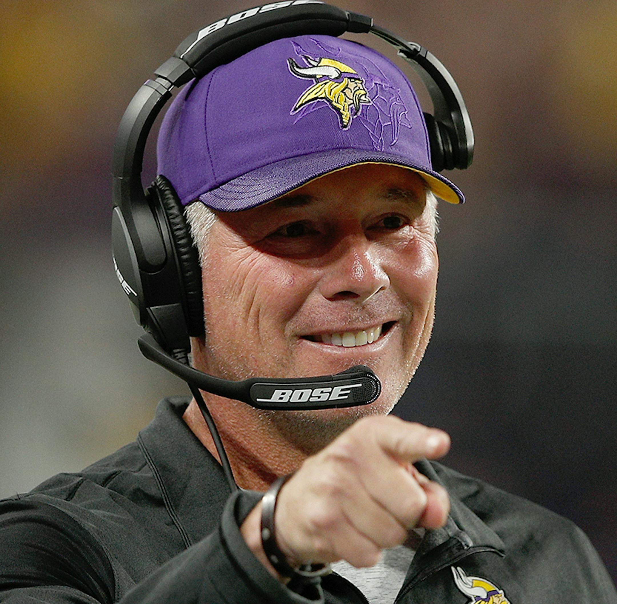 Minnesota Vikings tight ends coach Pat Shurmur looks on from the sidelines during a week 4 NFL football game against the New York Giants, Monday, Oct 3, 2016, in Minneapolis. The Vikings won 24-10. (Scott Boehm via AP) ORG XMIT: NYWWP