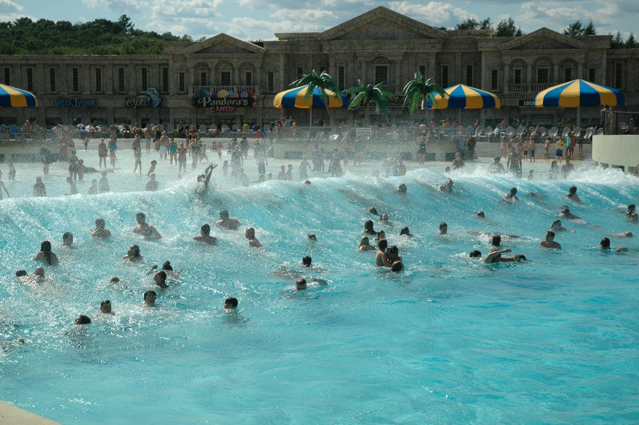 Wisconsin Dells, amusement park, sand beach and wave pool