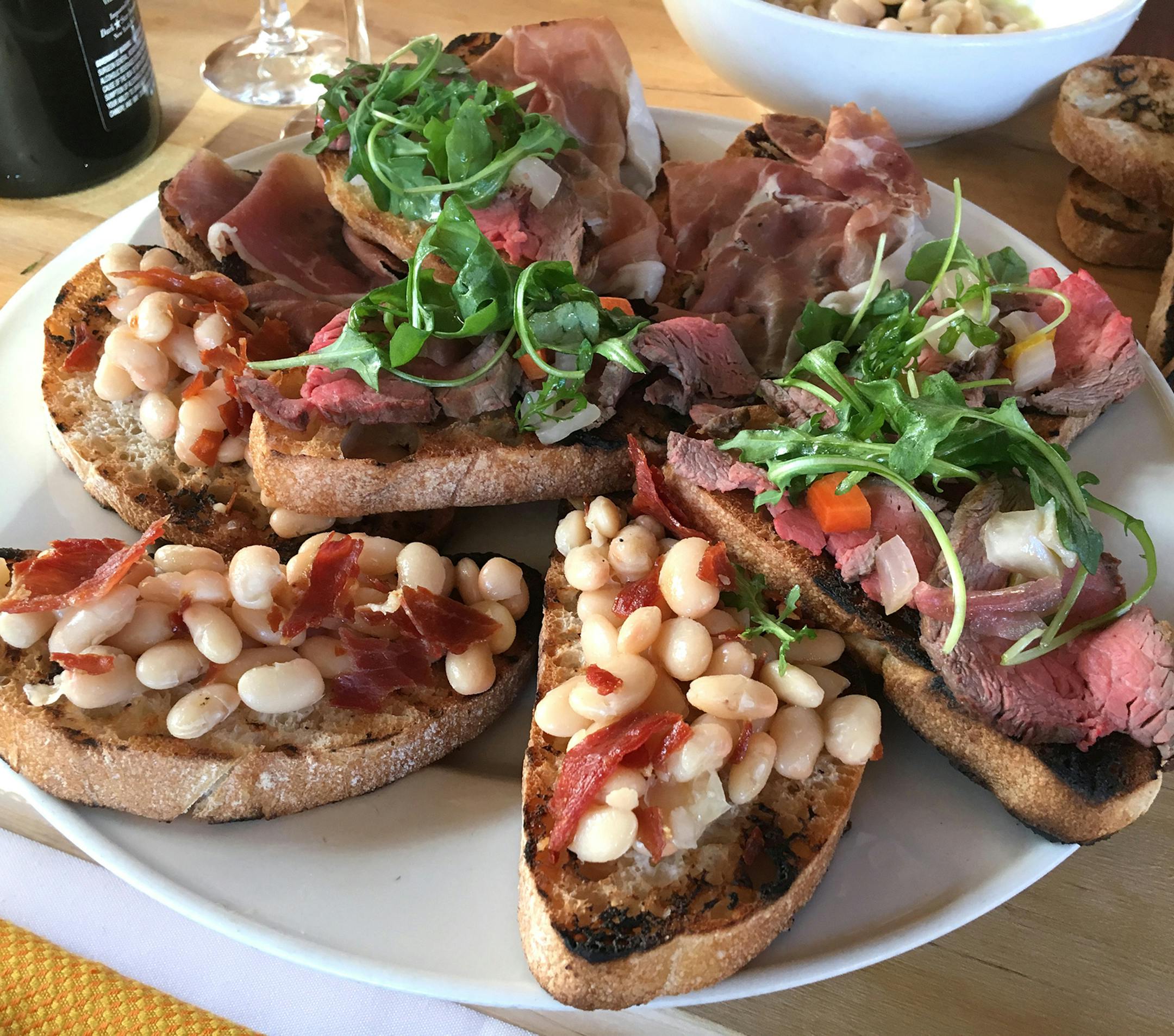 Bruschetta, the perfect holiday appetizer, made simple by Lidia Bastianich at Lidia's restaurant in Kansas City, Mo. (Tammy Ljungblad/Kansas City Star/TNS) ORG XMIT: 1218606
