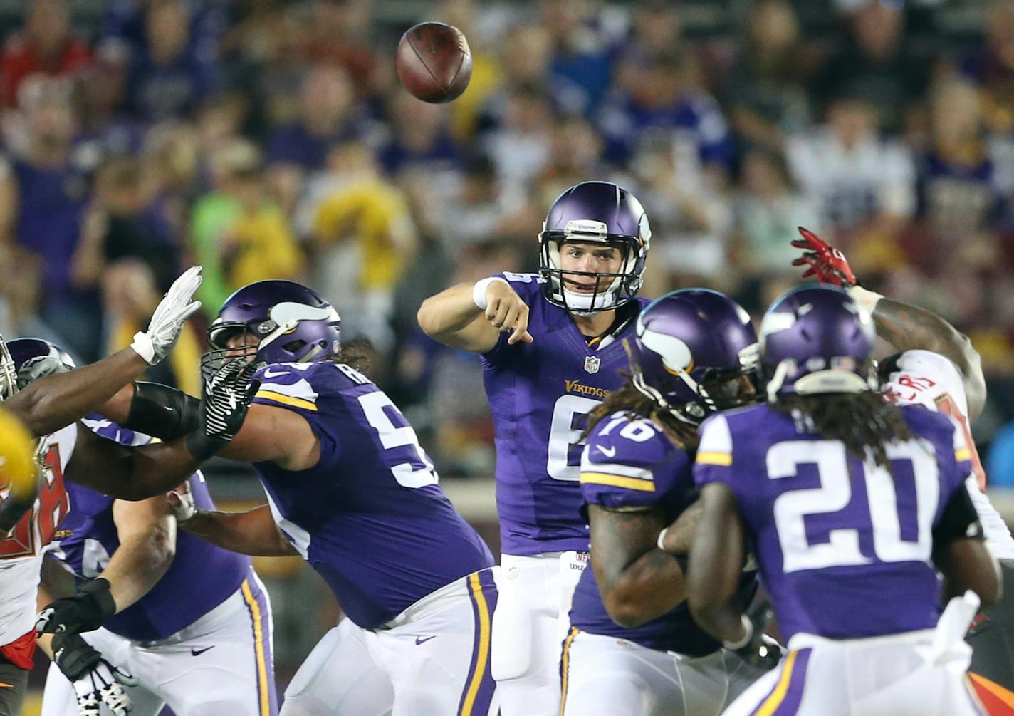 Minnesota Vikings quarterback Taylor Heinicke (6) threw a pass down field in the forth quarter. The Minnesota Vikings hosted the Tampa Bay Buccaneers at TCF Bank Stadium Saturday August 15, 2015 in Minneapolis, MN. ] Jerry Holt/ Jerry.Holt@Startribune.com