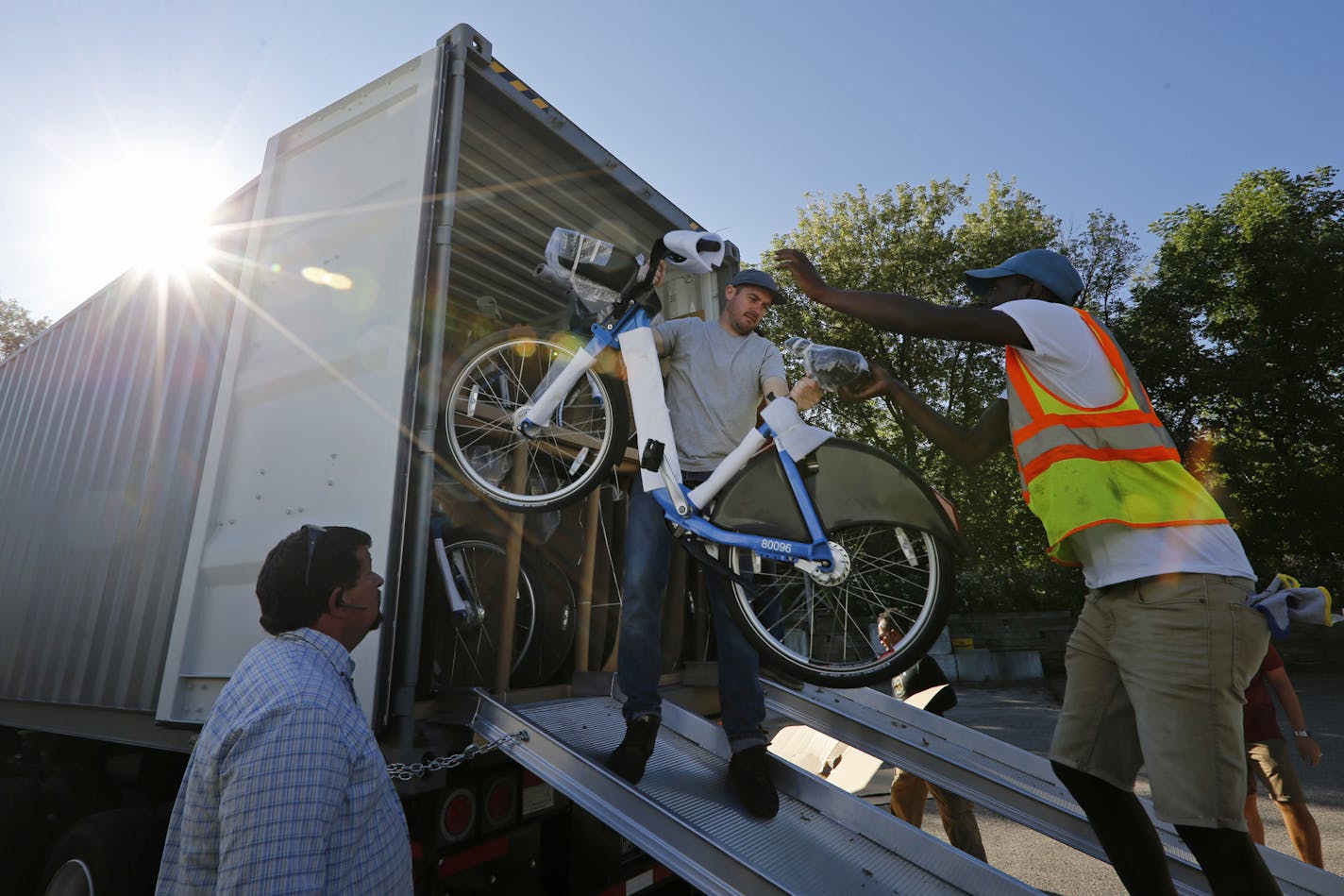 Ian Nancekivell unloaded a new dockless bicycle at Nice Ride Minnesota in south Minneapolis.