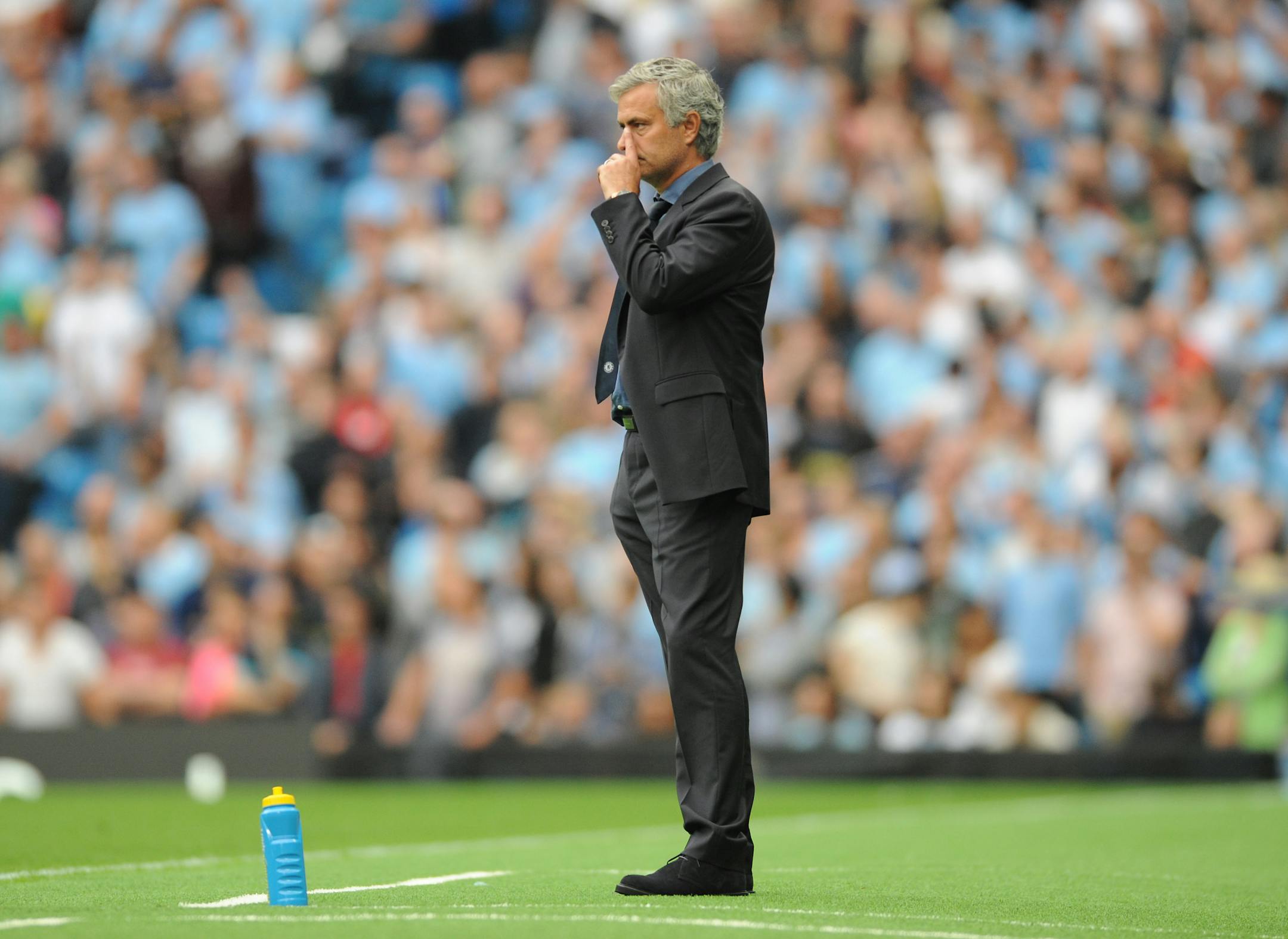 Chelsea manager Jose Mourinho during the English Premier League soccer match between Manchester City and Chelsea at Etihad stadium, Manchester, England, Sunday, Aug. 16, 2015. (AP Photo/Rui Vieira