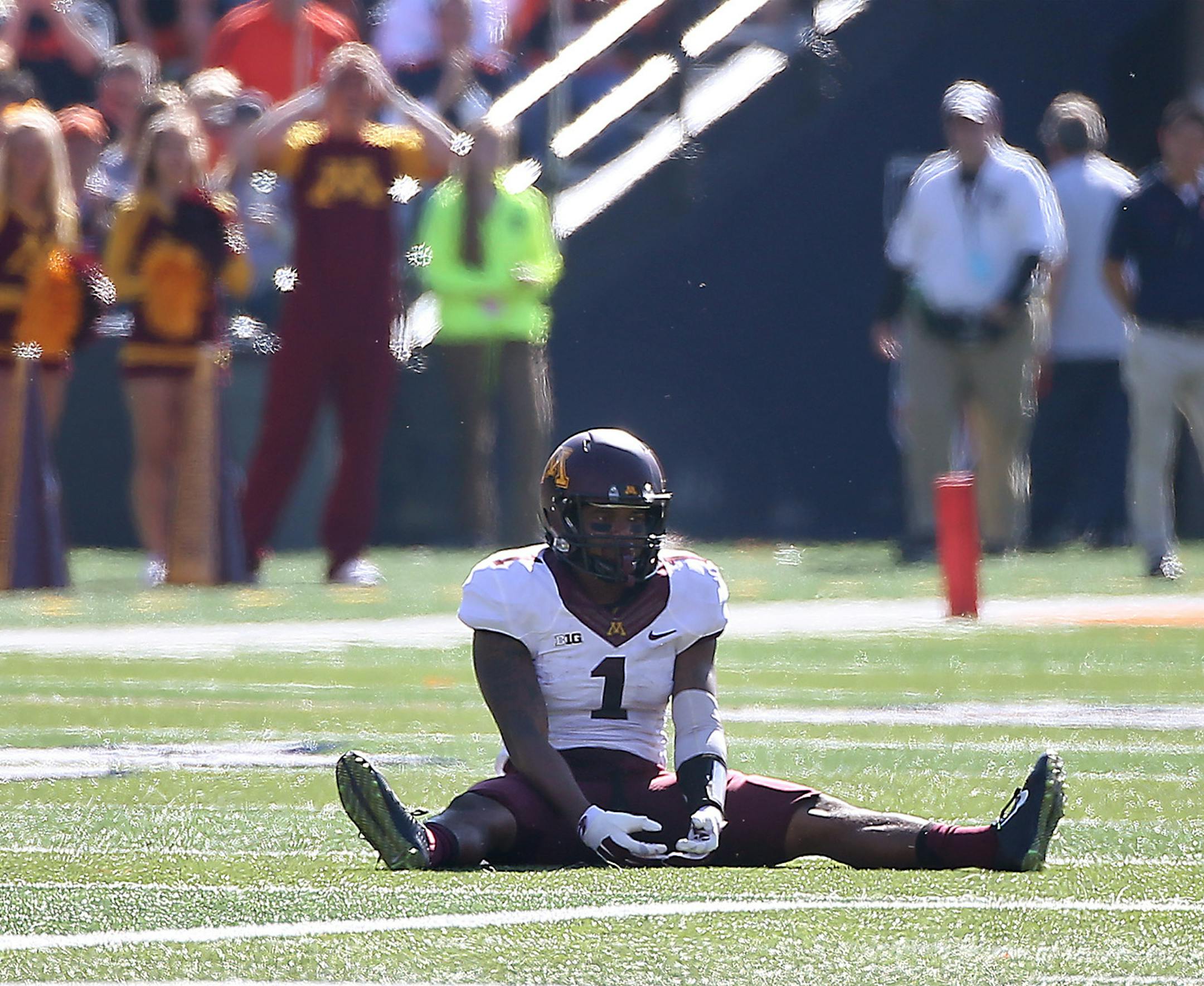 Gophers wide receiver KJ Maye (1) sat disappointed after missing a pass in the second quarter as the Minnesota Gophers took on Illinois, Saturday, October 25, 2014 in Champagne, IL. ] (ELIZABETH FLORES/STAR TRIBUNE) ELIZABETH FLORES • eflores@startribune.com