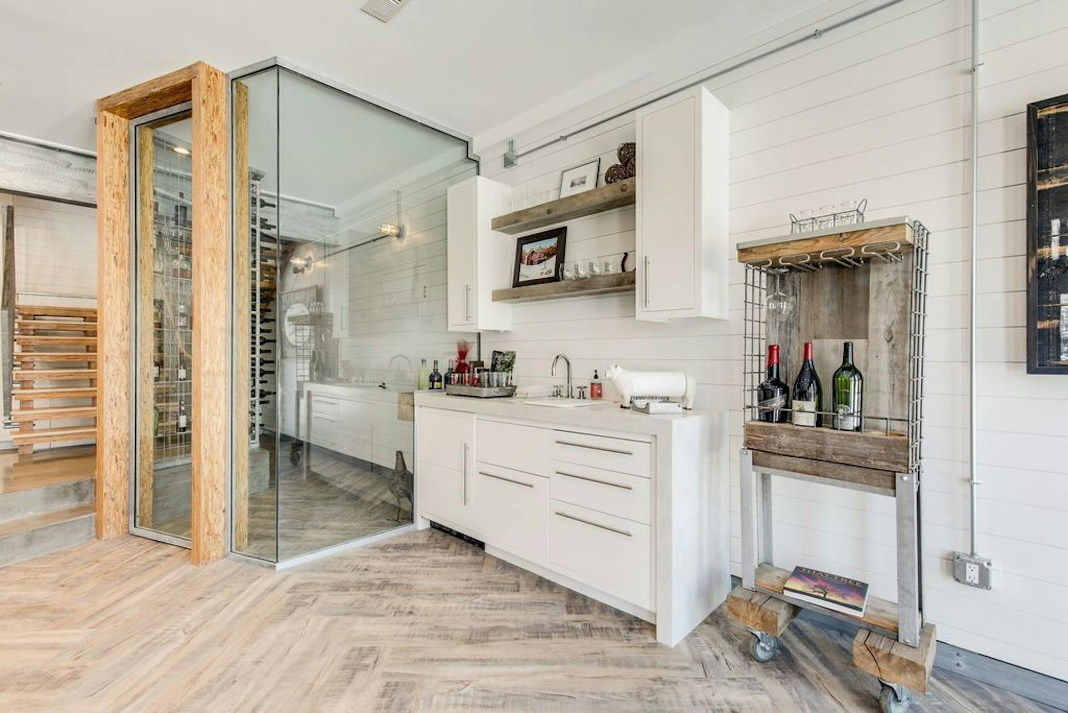 A bar next to the wine cellar.