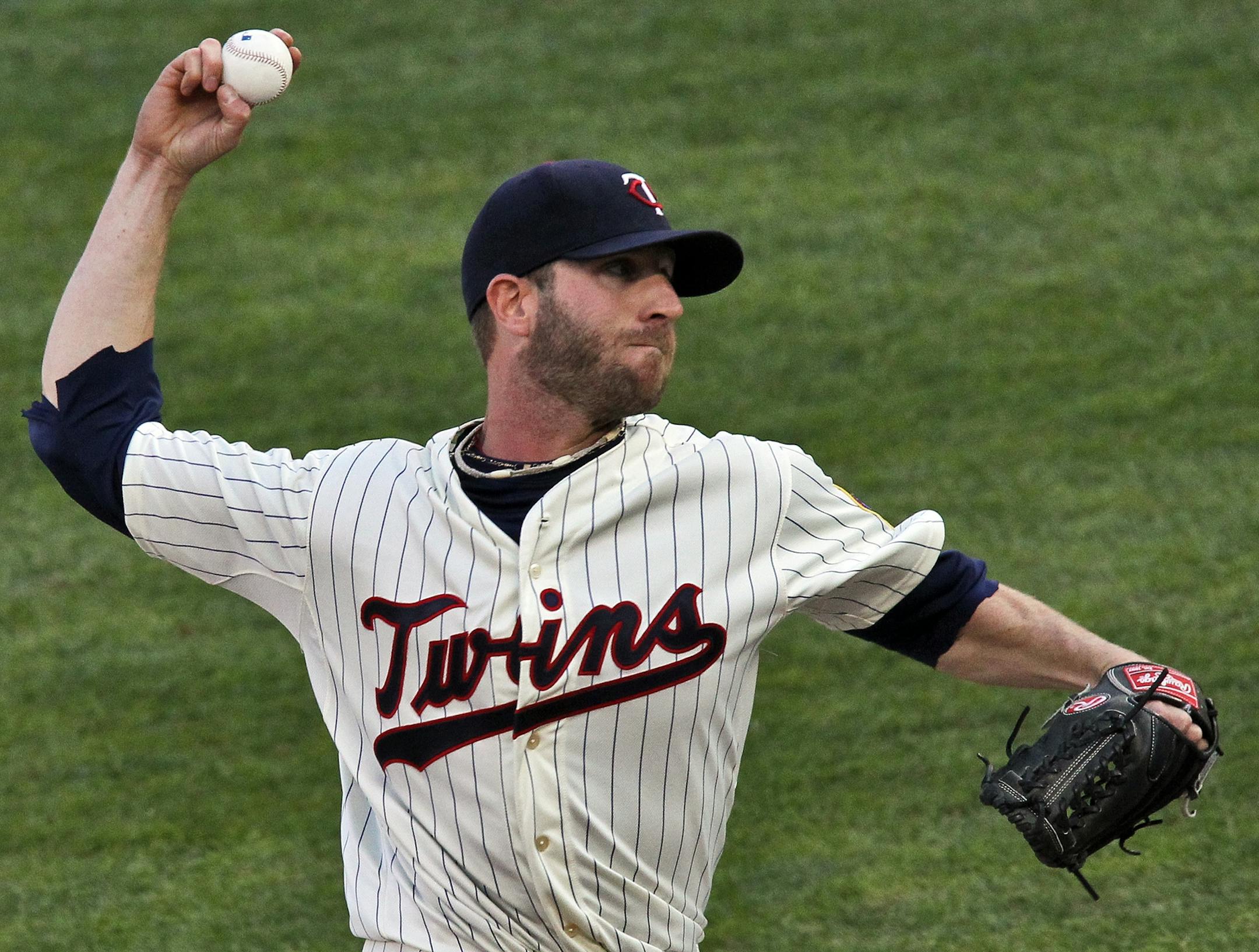 Twins relief pitcher Jared Burton