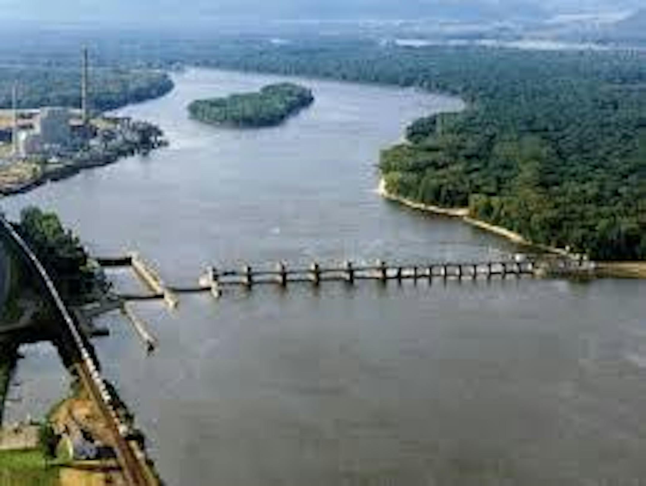 The dam on the Mississippi River where a boater was killed Friday.