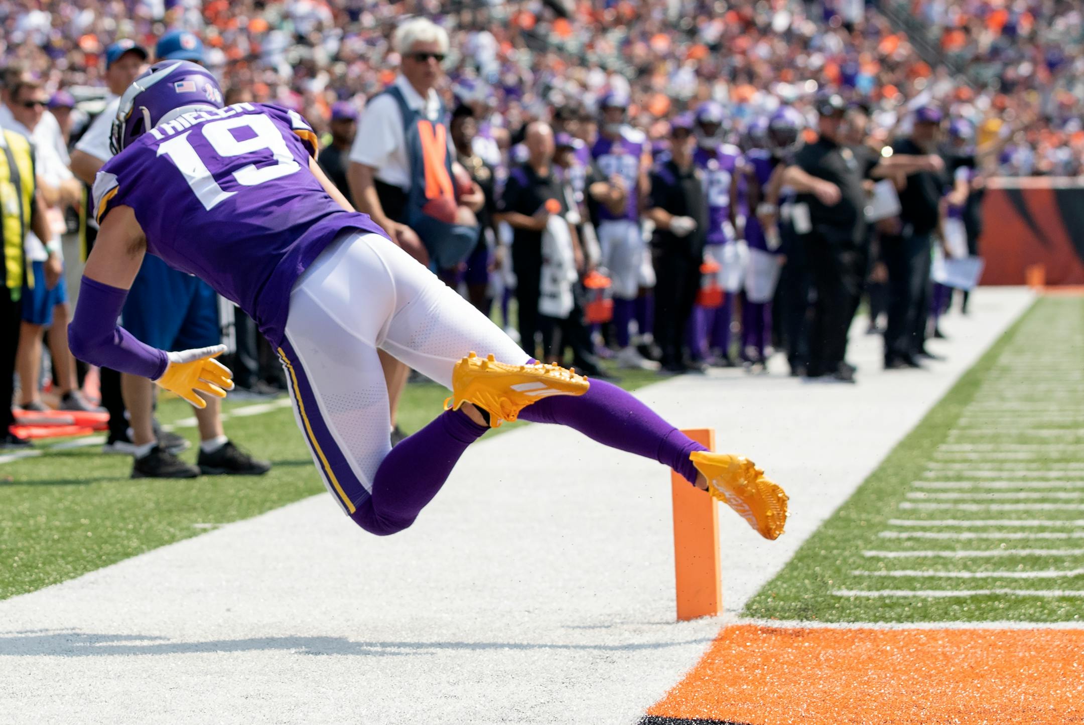 Minnesota Vikings receiver Adam Thielen (19) caught a touchdown pass in the second quarter.
