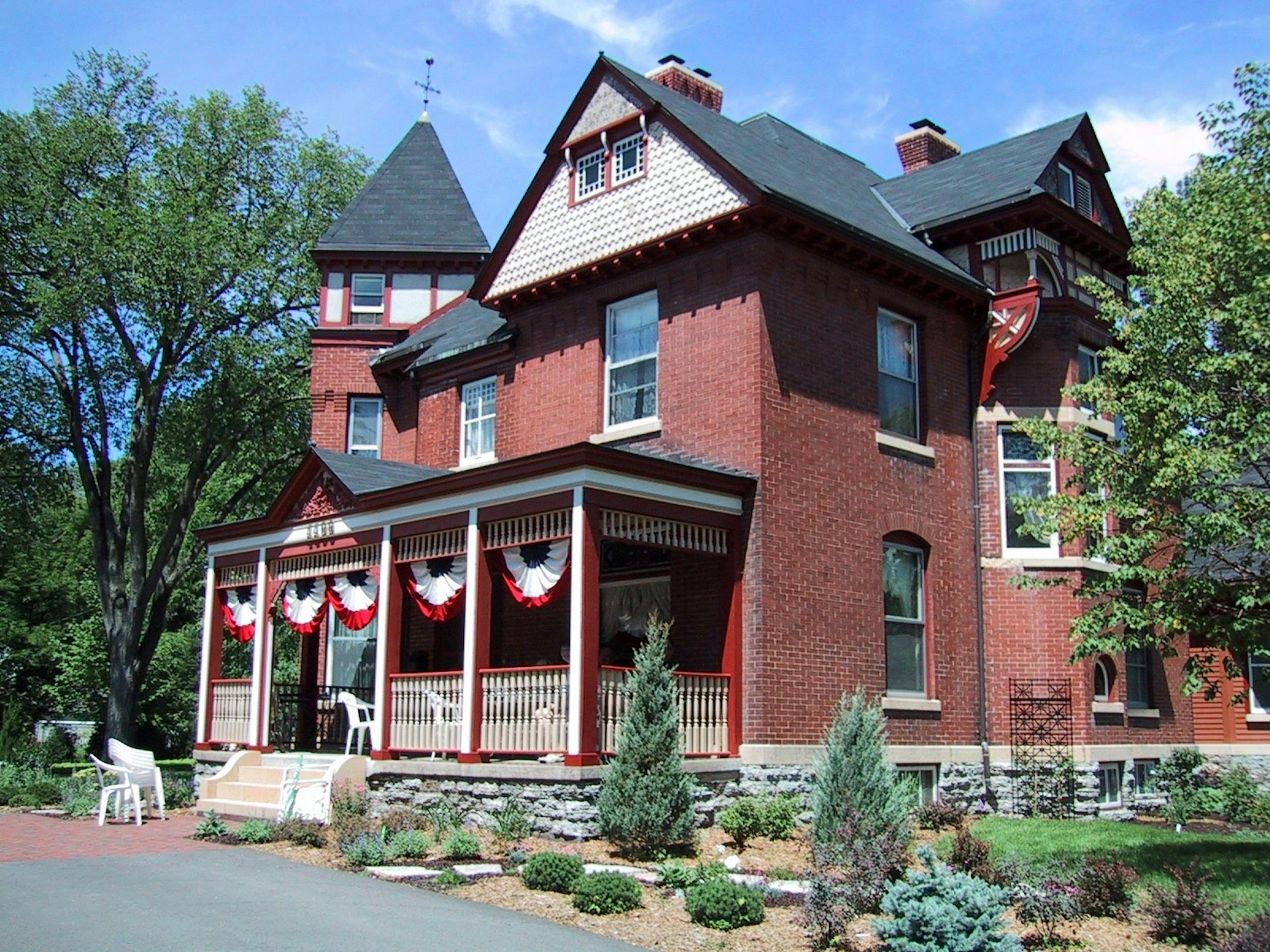 © Dianne Plunkett Latham 2003 Baird house on Edina Historic Home Tour