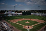 The Minnesota Twins hosted the Atlanta Braves at Hammond Stadium Tuesday ,Feb .28,2023 in Fort Myers, Fla. ] JERRY HOLT • jerry.holt@startribune.com