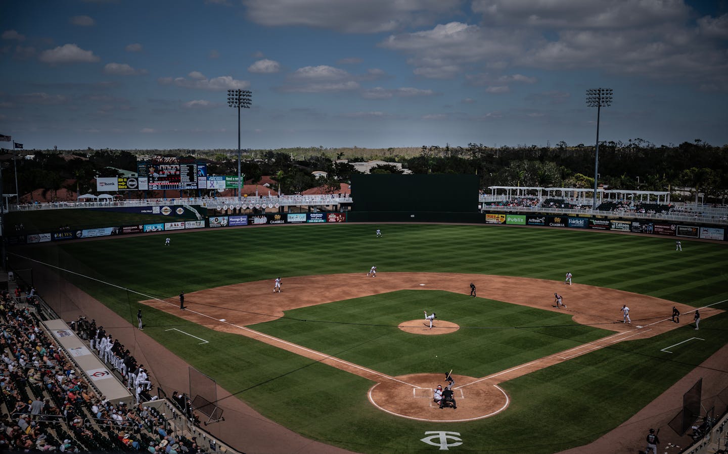 The Minnesota Twins hosted the Atlanta Braves at Hammond Stadium Tuesday ,Feb .28,2023 in Fort Myers, Fla. ] JERRY HOLT • jerry.holt@startribune.com