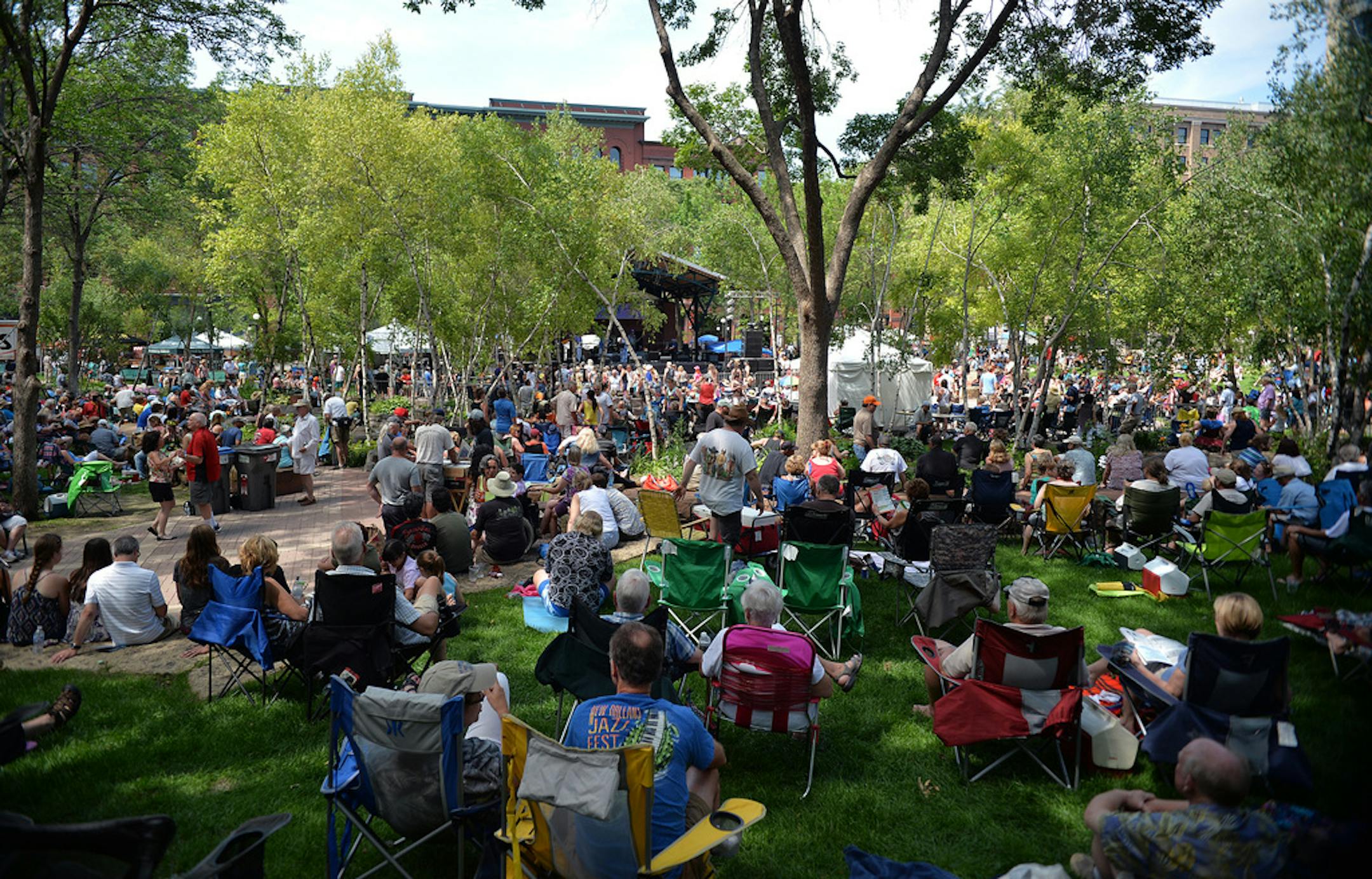 The Lowertown Blues Fest's crowd filled Mears Park to its brim. ] (SPECIAL TO THE STAR TRIBUNE/BRE McGEE) **Lowertown Blues Fest