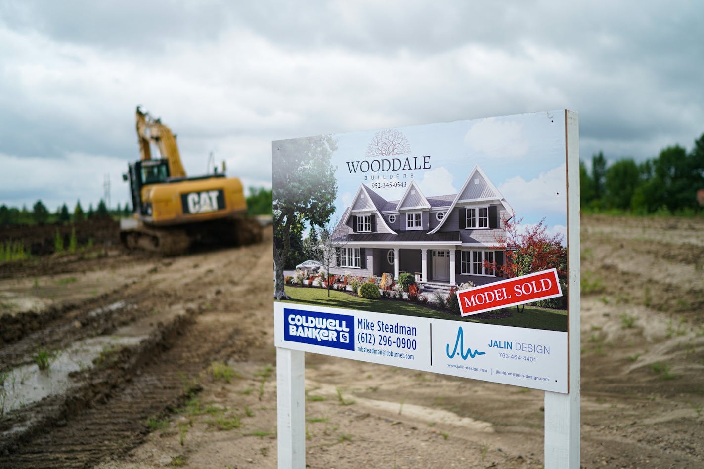 The Deer Hill development in Orono is shown in July.During August buyers signed slightly more purchase agreements during August than they did at the same time last year, but houses aren't selling quite as quickly and seller discounts are a bit more common. (Photo by GLEN STUBBE/ glen.stubbe@startribune.com. ) ORG XMIT: MIN1907181520292727