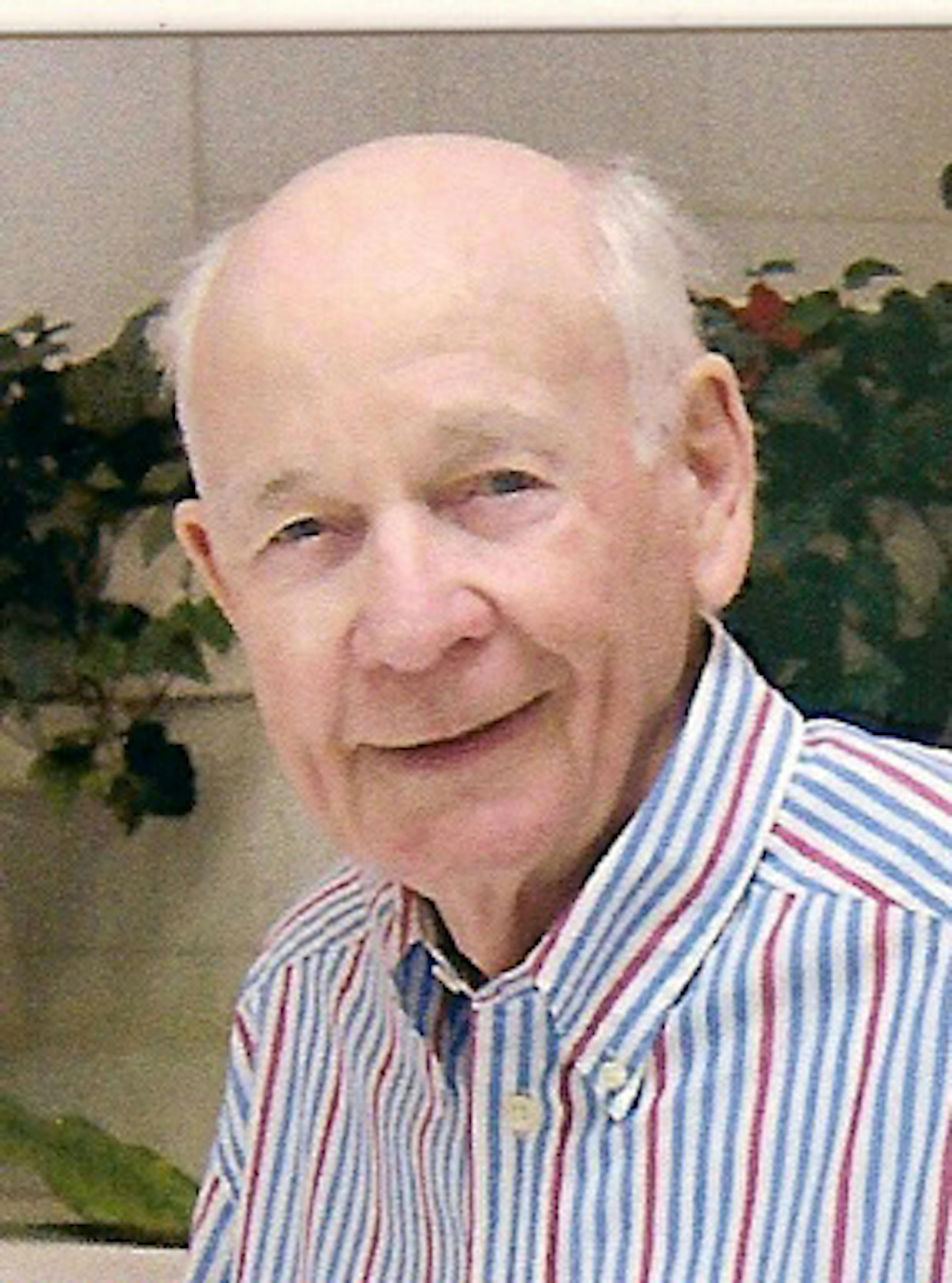 Erle Reiter PHOTOs:�Sent�to�photo�editors�-�1REITER12XX,�titled�ErleReiter.pdf�is�the�recent�mug;��2REITER12XX,�titled�Skating1936.pdf�is�a�shot�of�him