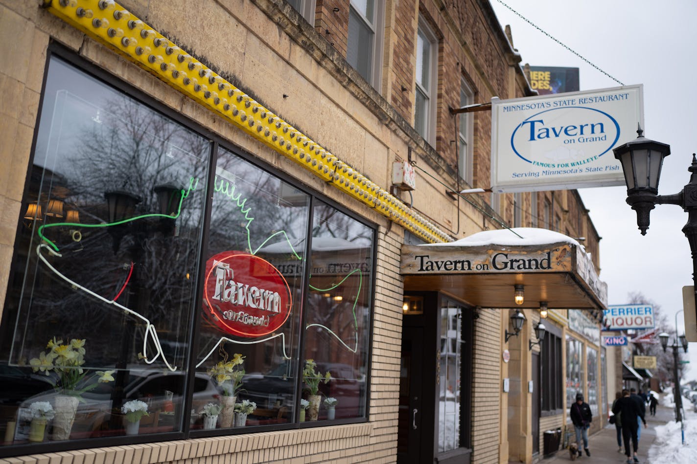 Tavern on Grand Thursday, March 9, 2023 St. Paul, Minn. Friday, March 10, 2023 St. Paul, Minn. This Grand Ave. institution claims to serve more walleye than any other restaurant in the world — 2,000 pounds a week. ] GLEN STUBBE • glen.stubbe@startribune.com