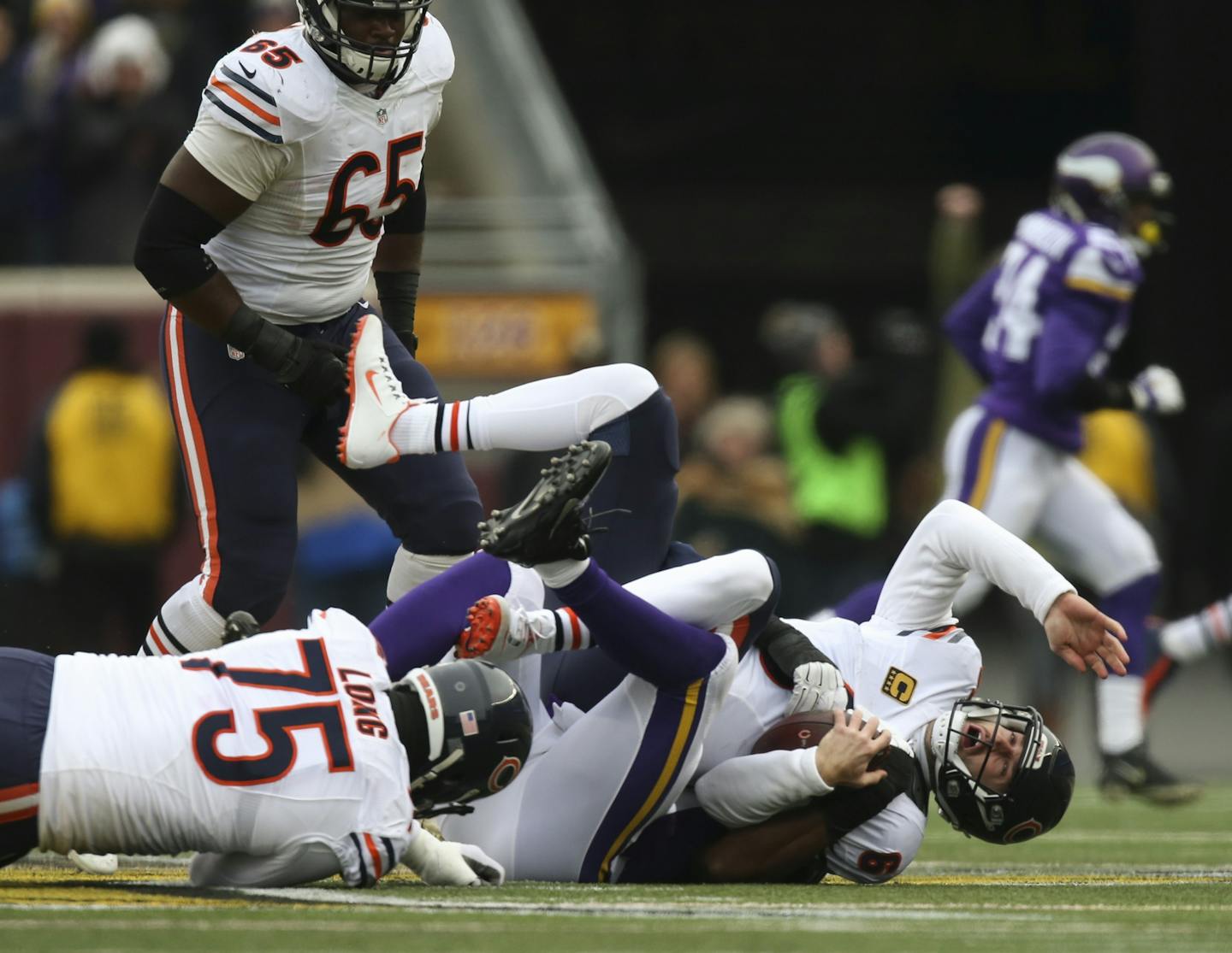 Vikings defensive end Danielle Hunter (99) sacked Bears quarterback Jay Cutler (6) for a nine yard loss in the second quarter Sunday.