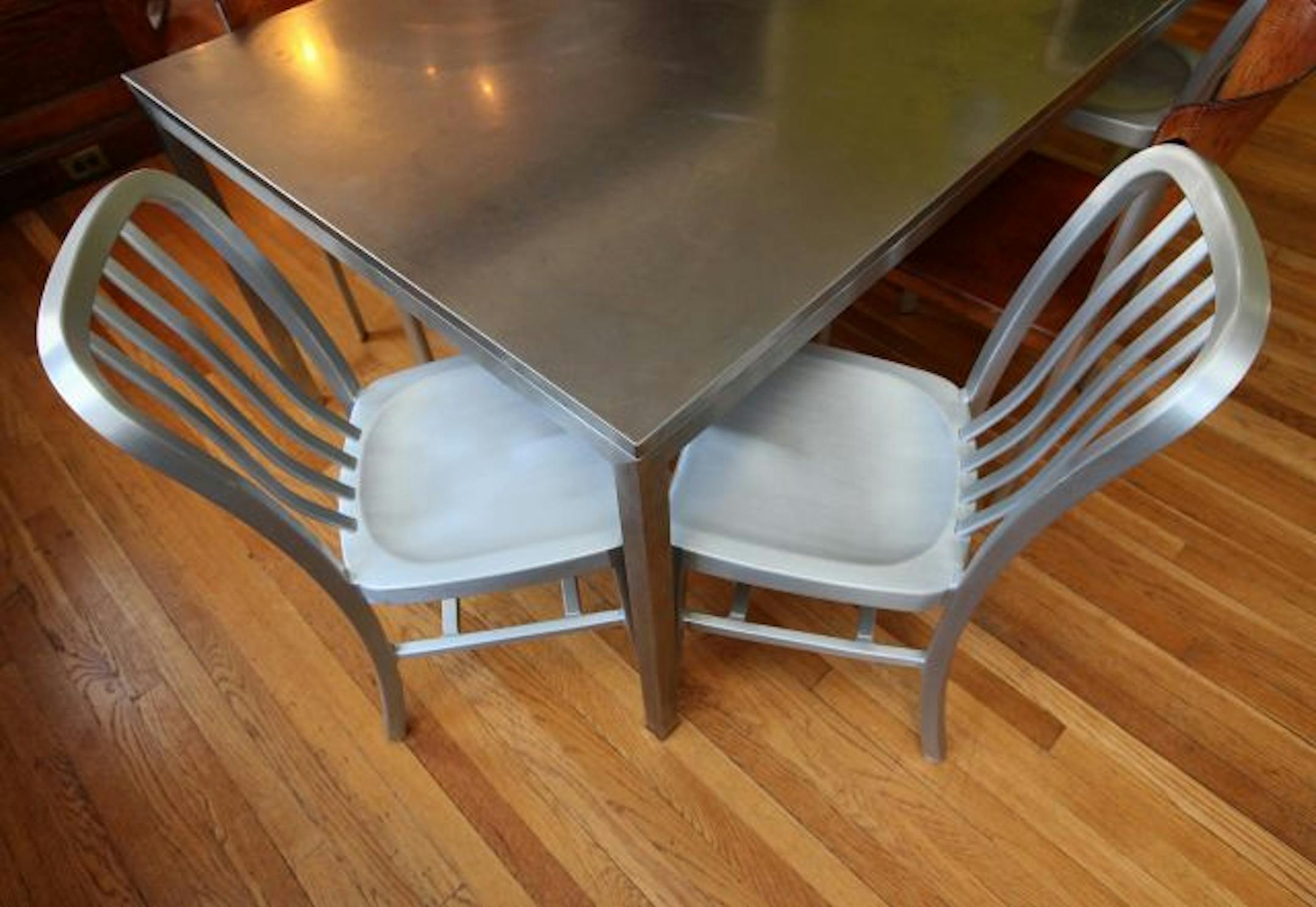 Metals and woods can be mixed.