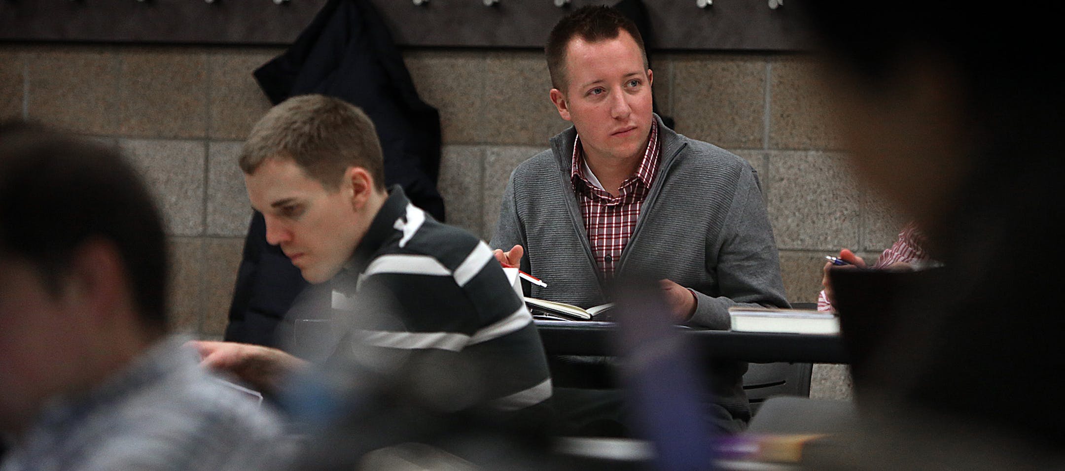 1st Lt. Shawn Nelson, Army NG, attended a managerial accounting class at the U of M‚Äôs Carlson School of Business.] JIM GEHRZ‚Ä¢jgehrz@startribune.com (JIM GEHRZ/STAR TRIBUNE) / February 19, 2012 / 12:00 PM Minneapolis, MN BACKGROUND INFORMATION: The University of Minnesota's Carlson School of Business has a new program to recruit veterans for their MBA program. Eight months old, it is one of the most comprehensive in the country in allowing veterans to adjust