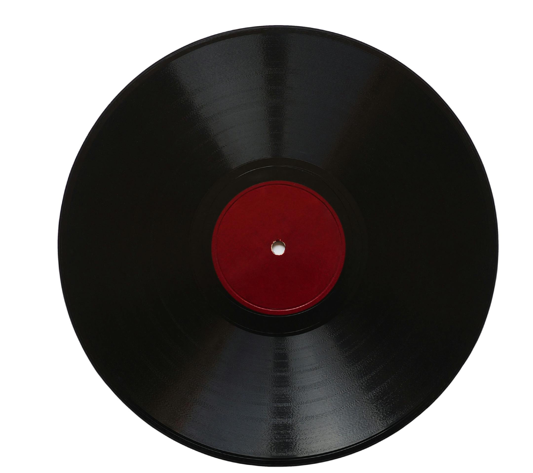 Size comparison of many analogue recording media for music. Left to right: shellac record 78 rpm, vinyl record 33 rpm and 45 rpm