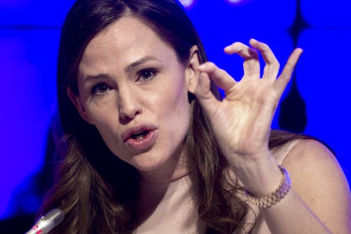 Actress Jennifer Garner addresses the National Governors Association Winter Meeting about early education, in Washington, Saturday, Feb. 25, 2017. (AP Photo/Cliff Owen)