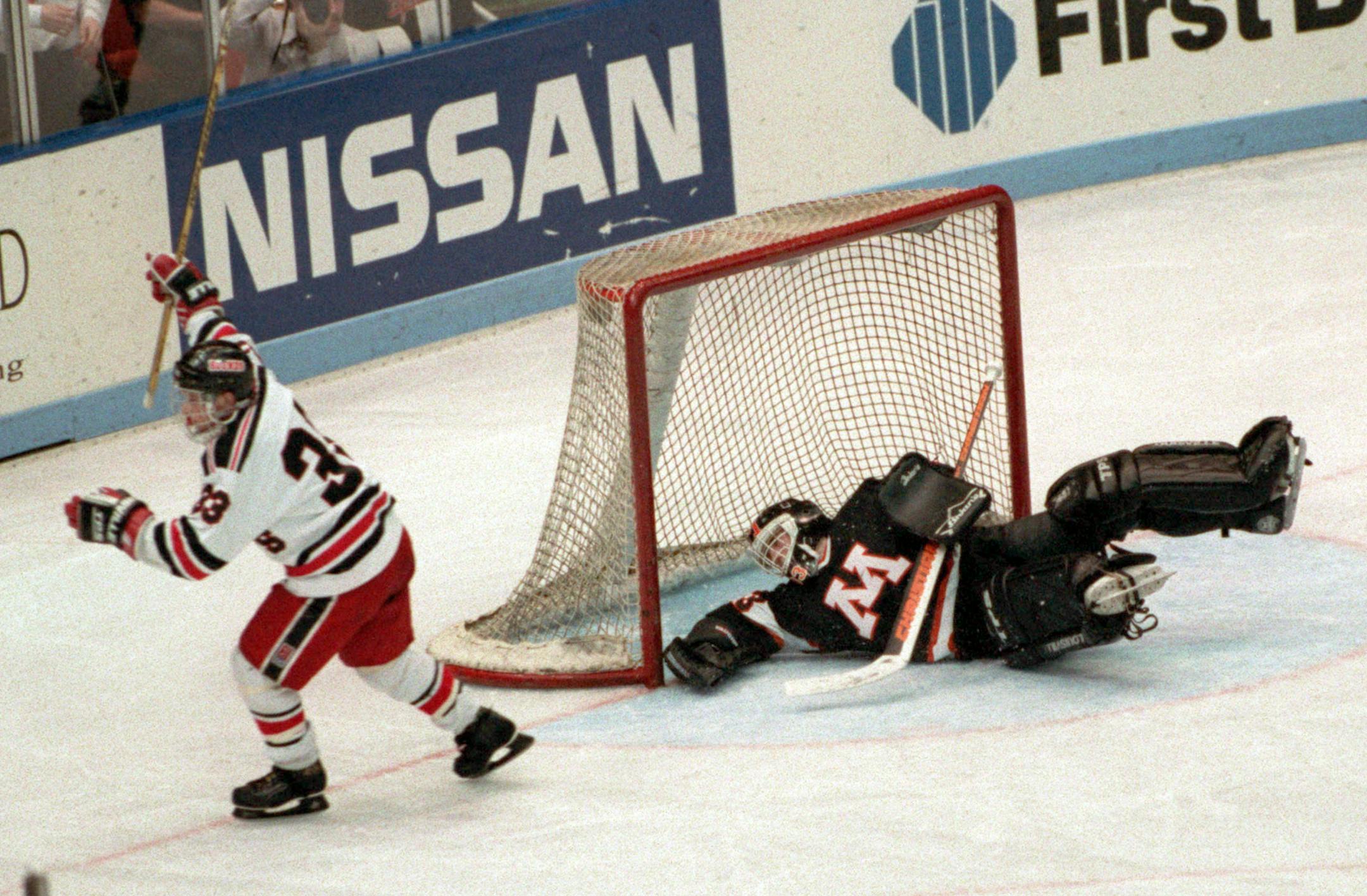 Duluth East’s Dave Spehar celebrated his goal on a penalty shot in the final period against Moorhead in the Class 2A title game. (Star Tribune file photo)