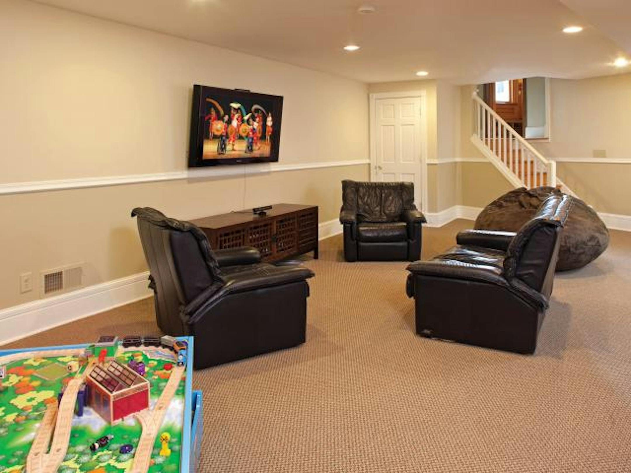 Mary Tyler Moore home is for sale.