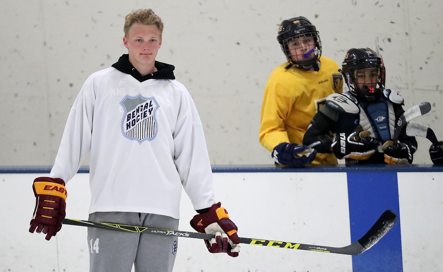 NHL draft prospect Riley Tufte of Blaine worked out with young kids at the Fogarty Arena, Tuesday, June 21, 2016 in Blaine, MN. ] (ELIZABETH FLORES/STAR TRIBUNE) ELIZABETH FLORES &#x2022; eflores@startribune.com