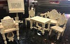 Beautiful but delicate, this dollhouse furniture was probably made in India. (Haandout/TNS) ORG XMIT: 1571363